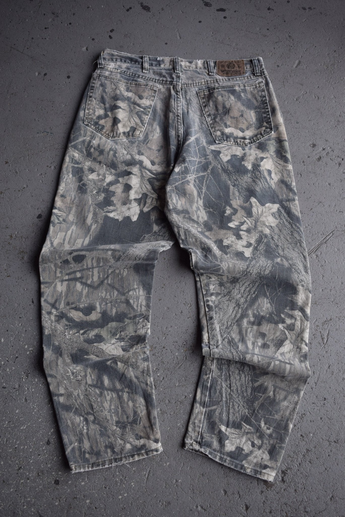 *Double - knee* Vintage Wrangler Real Tree Pants (34) - Retrospective Store