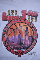 *Rare* Vintage 1998 Starter x NBA Chicago Bulls 3 - Peat Champions Tee (XXL) - Retrospective Store