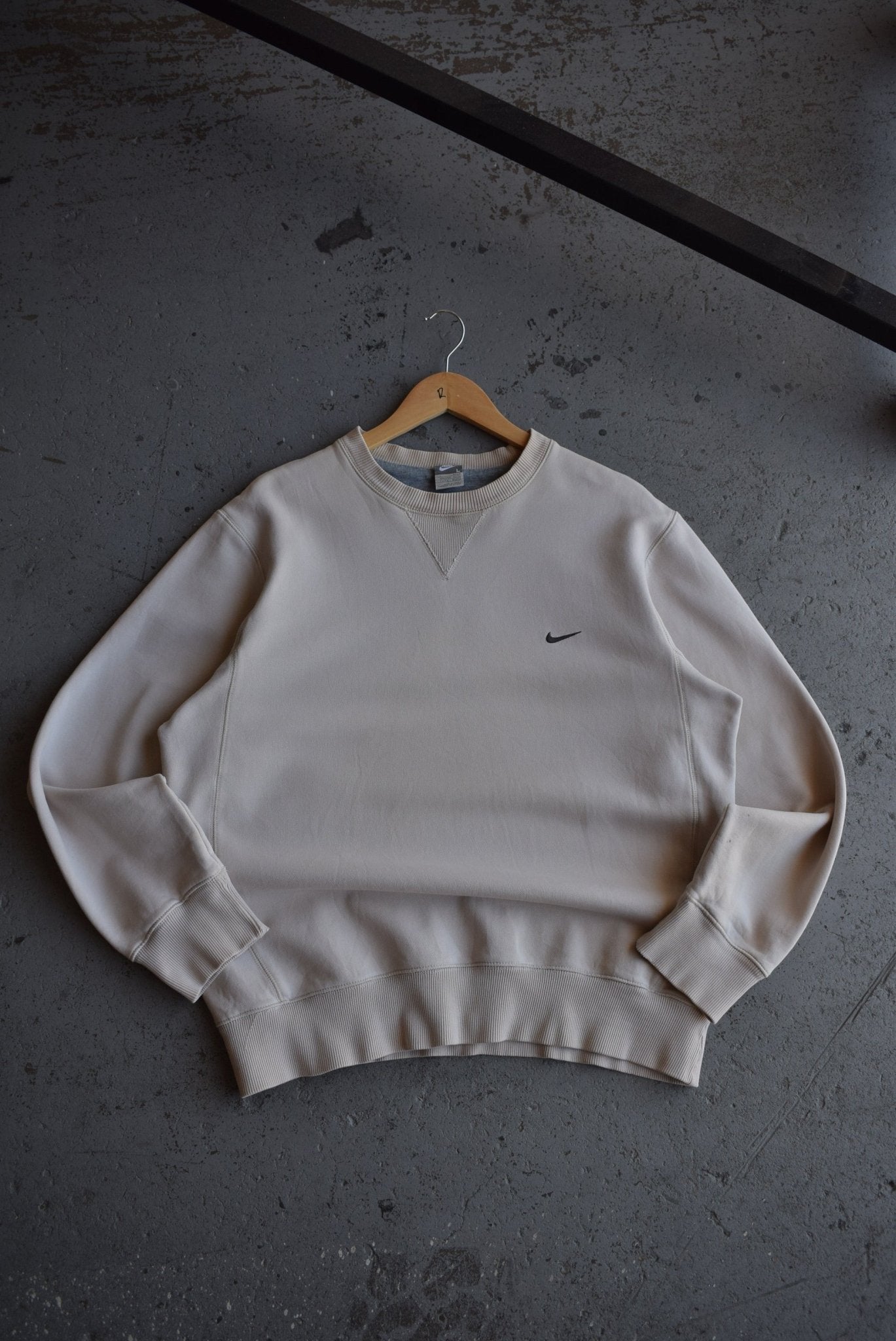 *Rare* Vintage Nike Classic Logo Embroidered Crewneck (L) - Retrospective Store