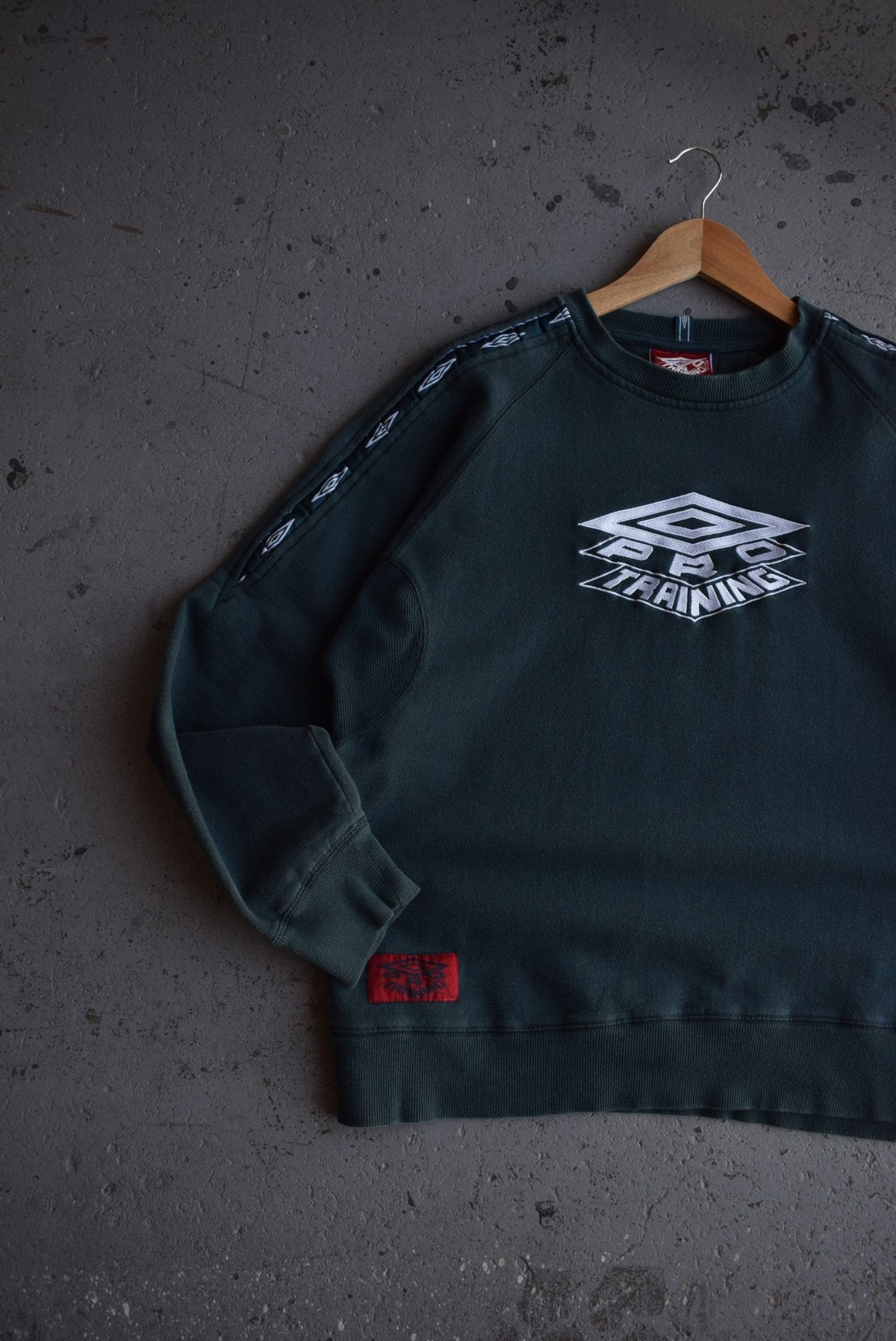 *Rare* Vintage Umbro Pro Training Embroidered Crewneck (L) - Retrospective Store