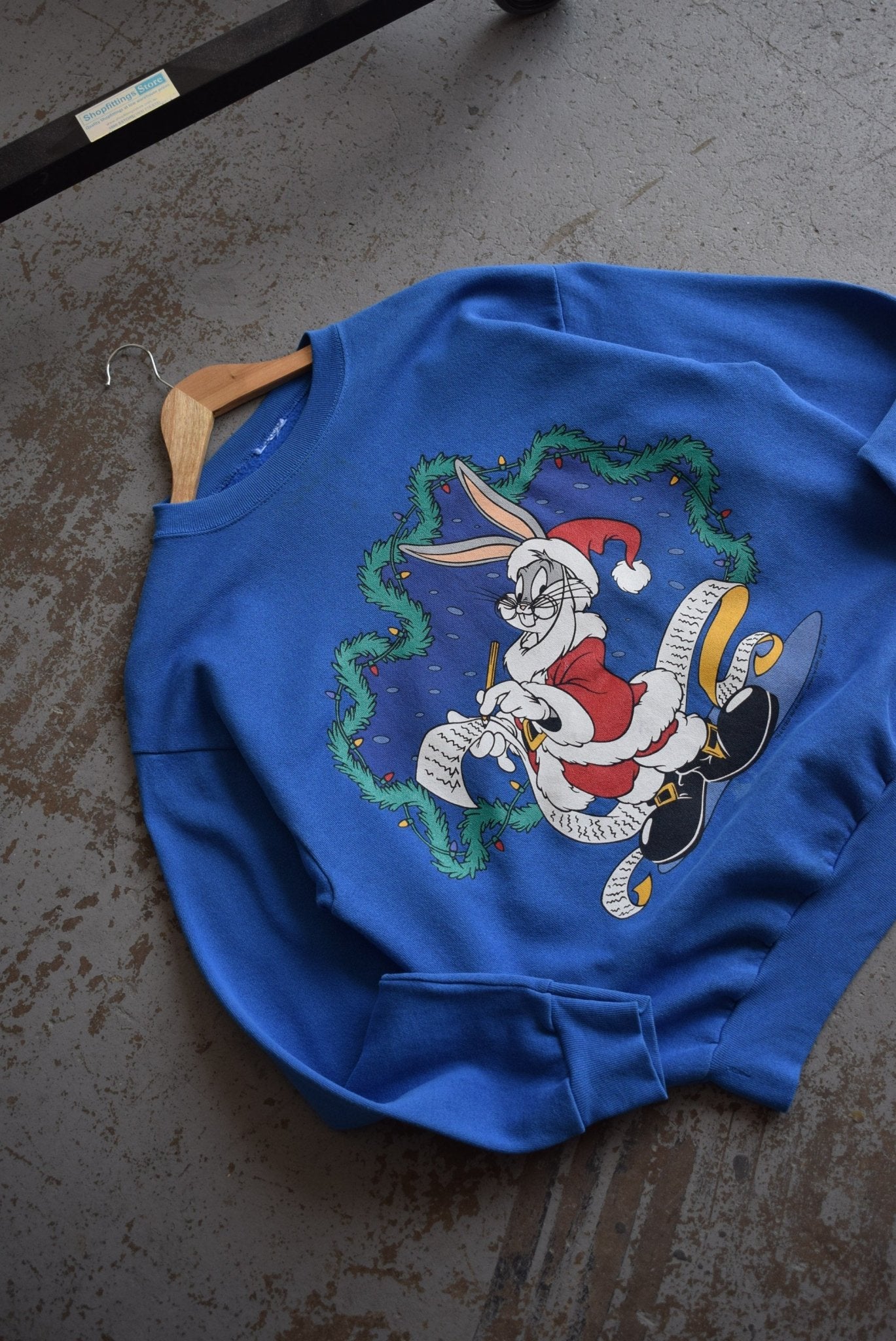 Vintage 1985 Warner Bros. Bugs Bunny Christmas Crewneck (M) - Retrospective Store