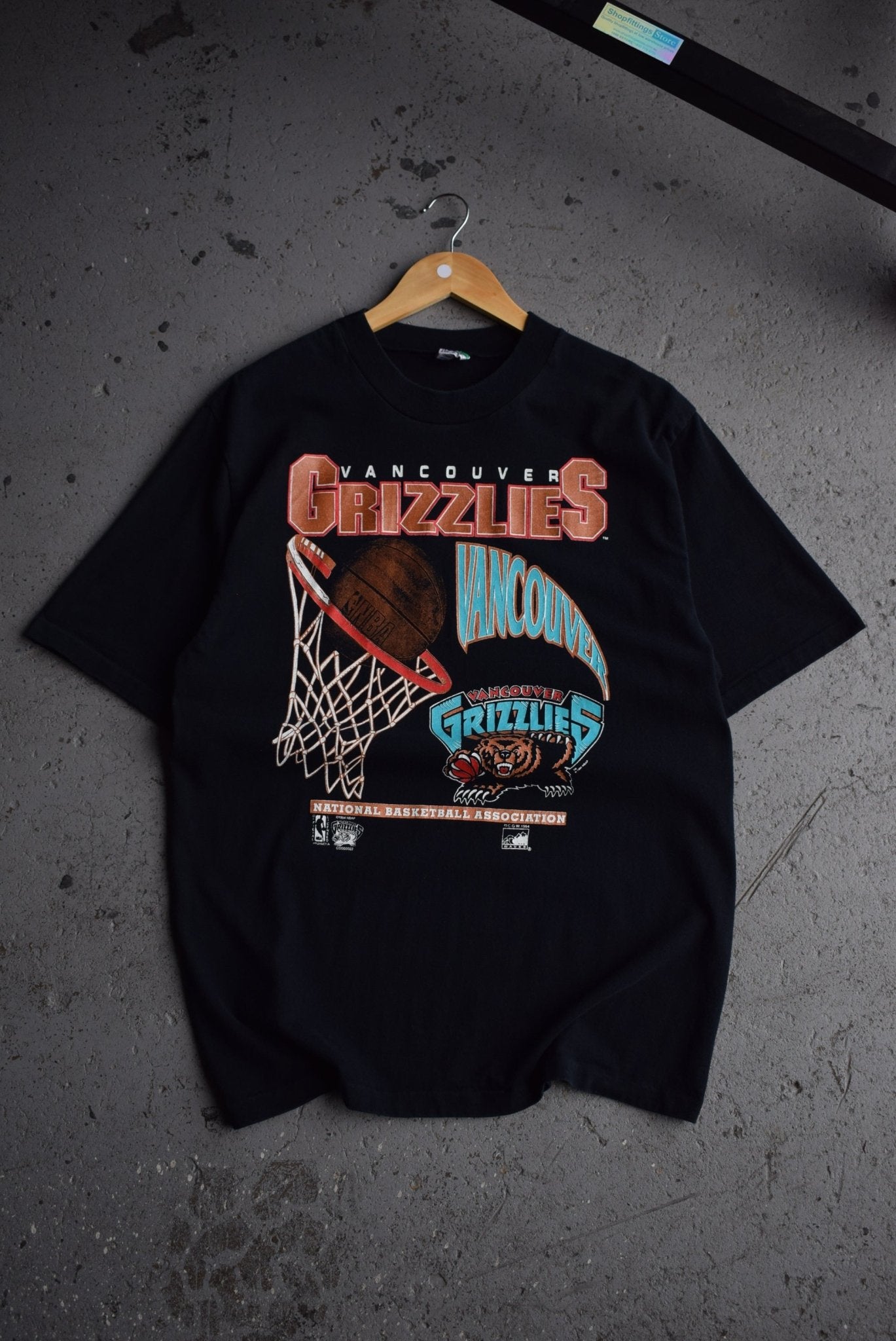 Vintage 1994 NBA Vancouver Grizzlies Tee (M/L) - Retrospective Store