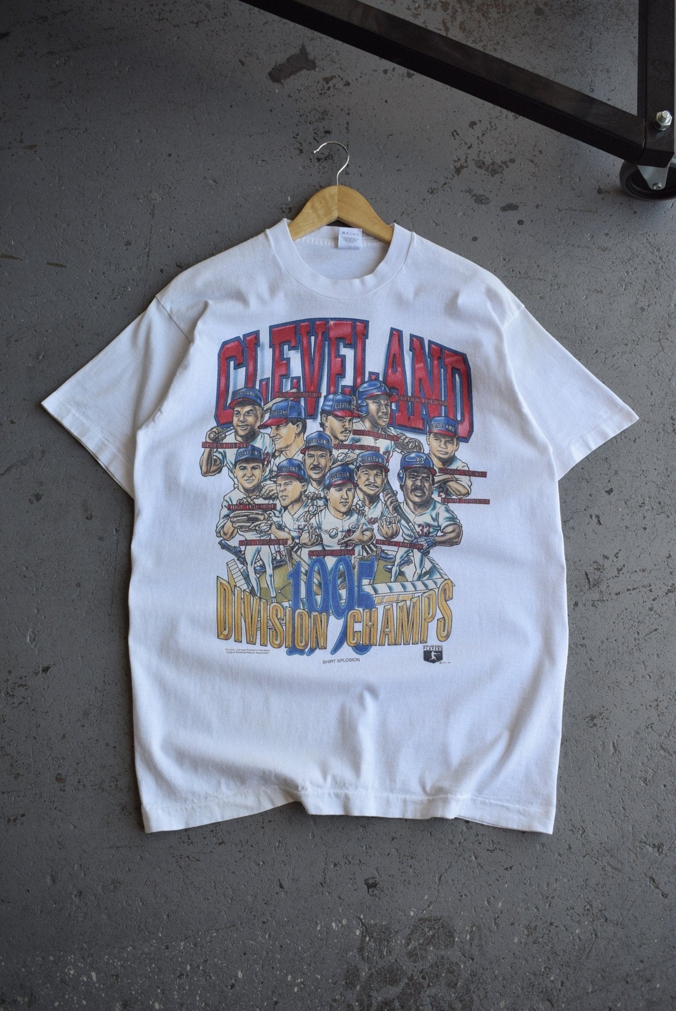 Vintage 1995 MLB Cleveland Division Champions Tee (L) - Retrospective Store