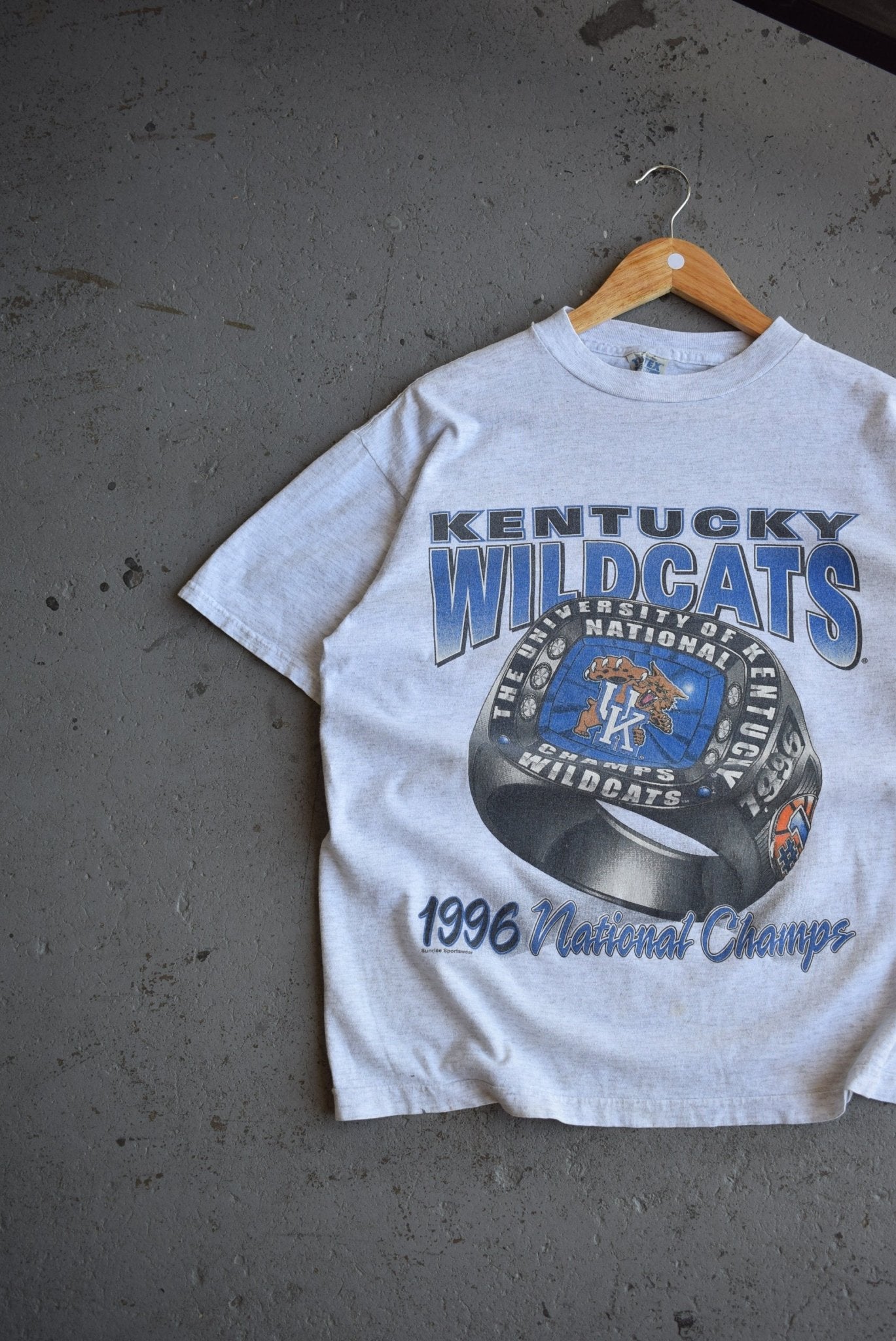 Vintage 1996 Kentucky Wildcats National Champions Tee (M) - Retrospective Store