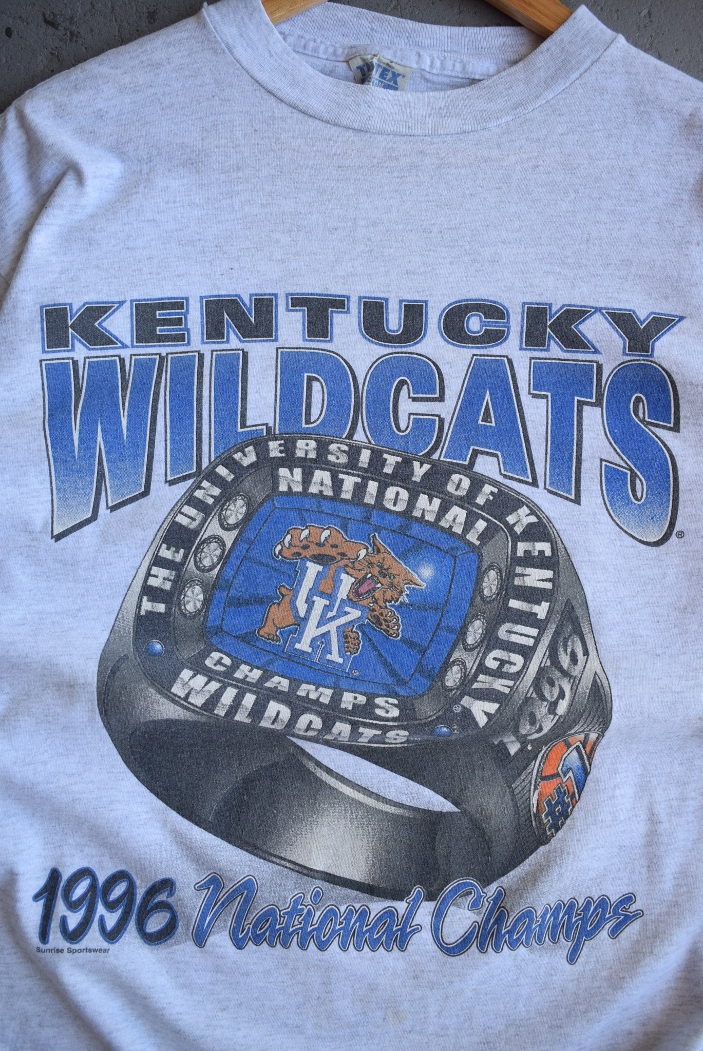 Vintage 1996 Kentucky Wildcats National Champions Tee (M) - Retrospective Store