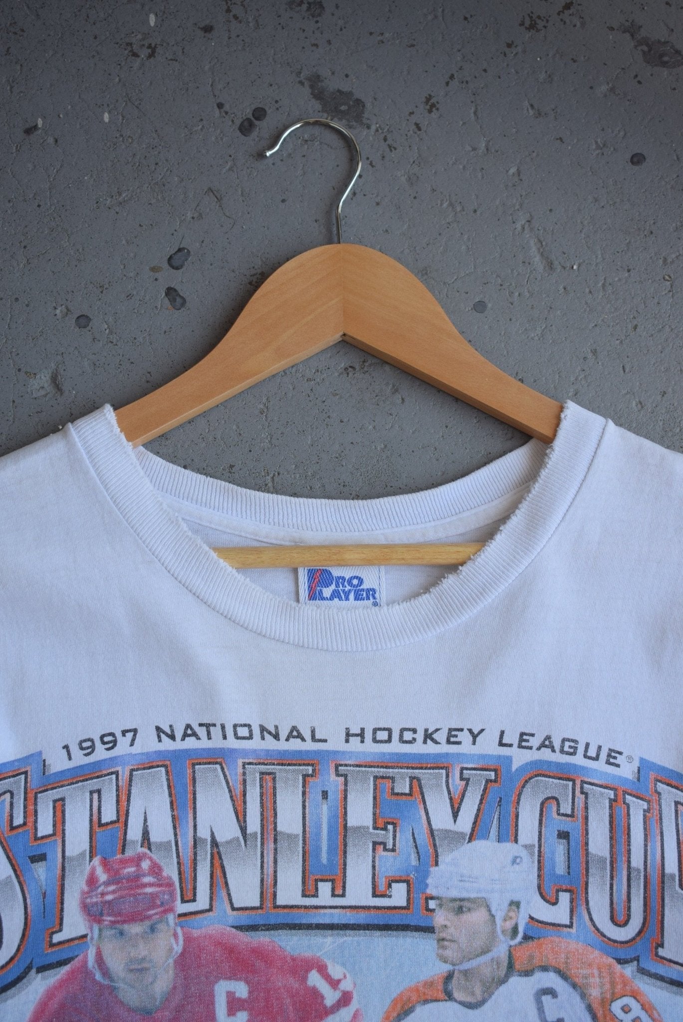 Vintage 1997 Pro - Player x NHL Red Wings vs Flyers Stanley Cup Tee (L) - Retrospective Store