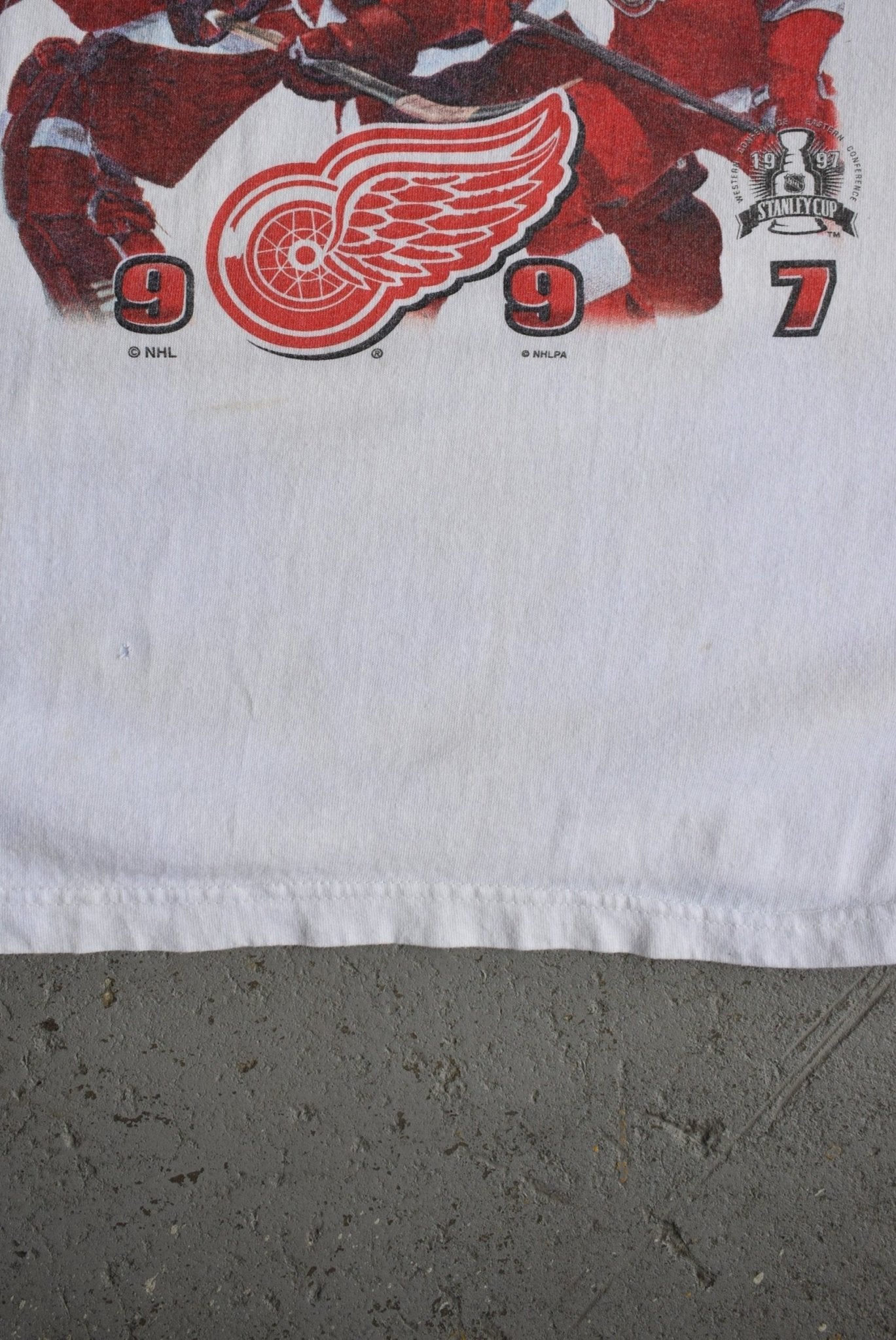 Vintage 1997 Starter x NHL Detroit Redwings Tee (XXL) - Retrospective Store