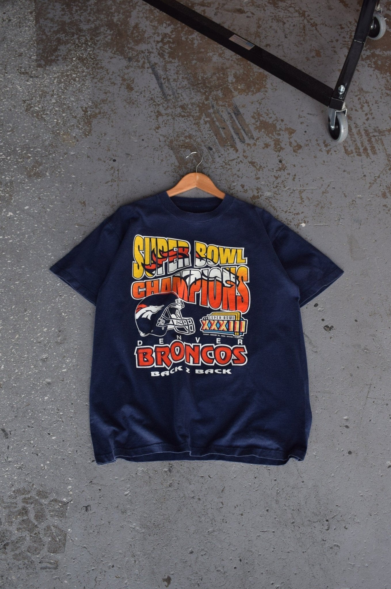 Vintage 1999 NFL Denver Broncos Superbowl XXXIII Champions Tee (L) –  Retrospective Store