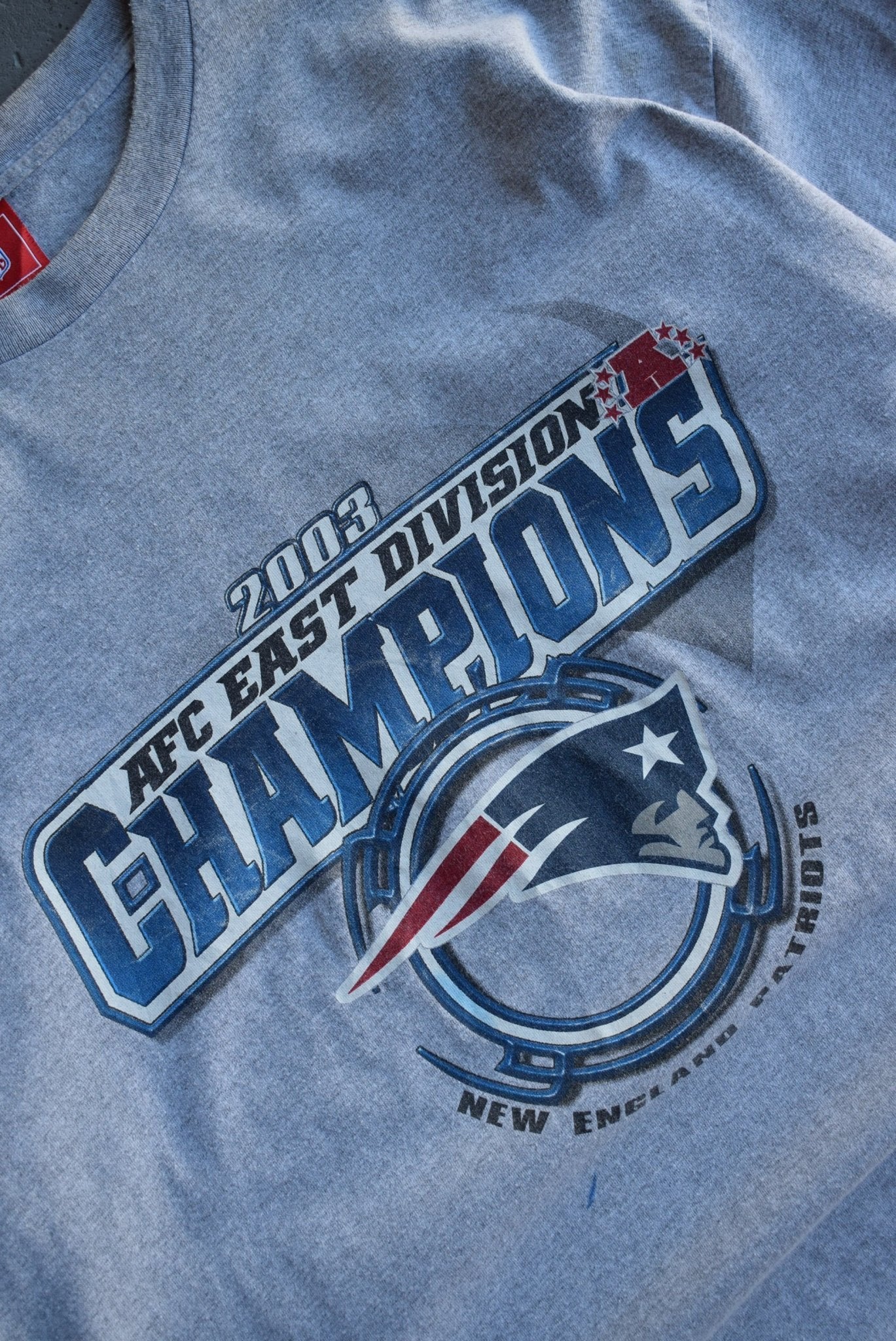 Vintage 2003 NFL New England Patriots Champions Long Sleeve Tee (XL) - Retrospective Store