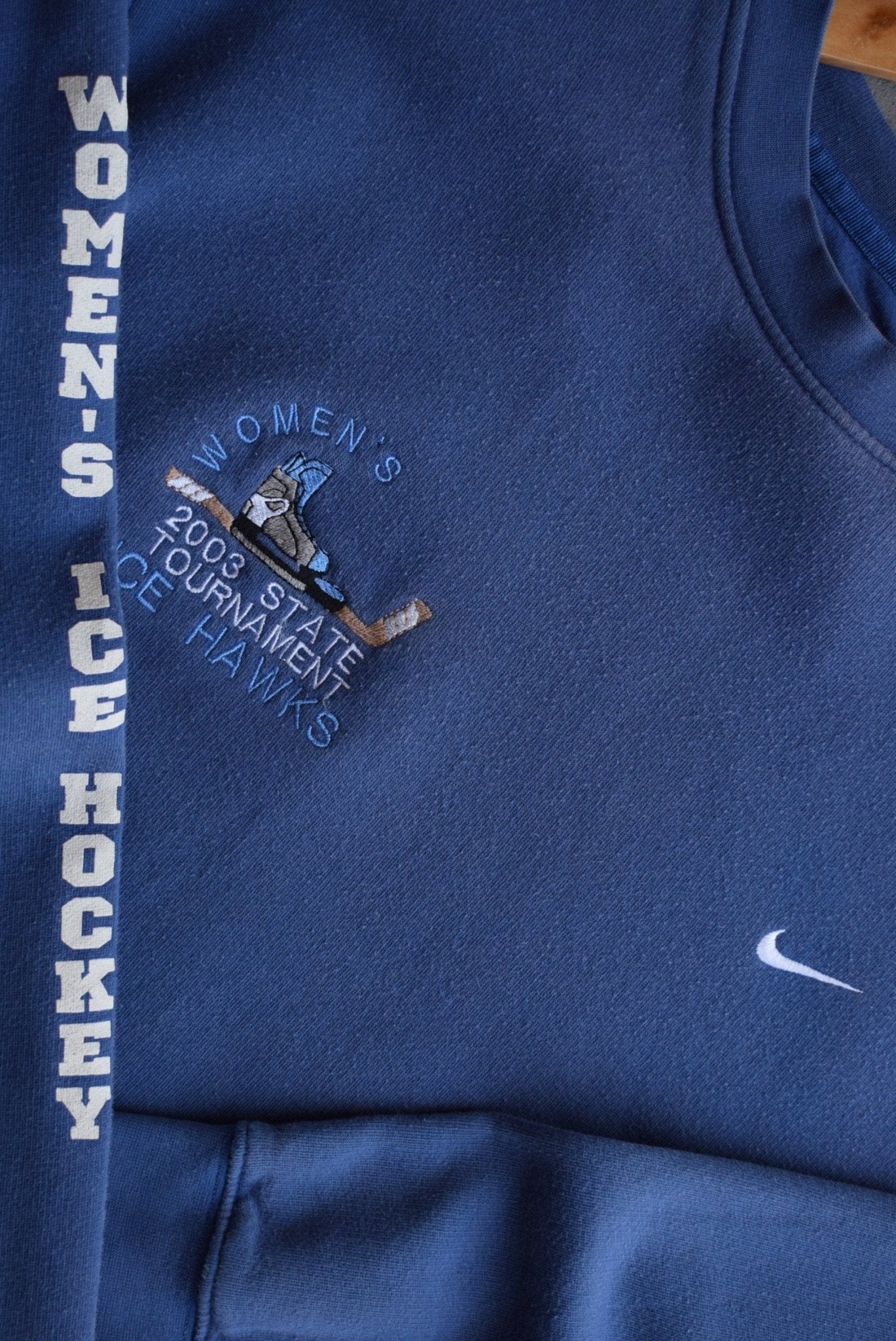 Vintage 2003 Nike x Womens Ice Hockey Championships Embroidered Crewneck (L) - Retrospective Store