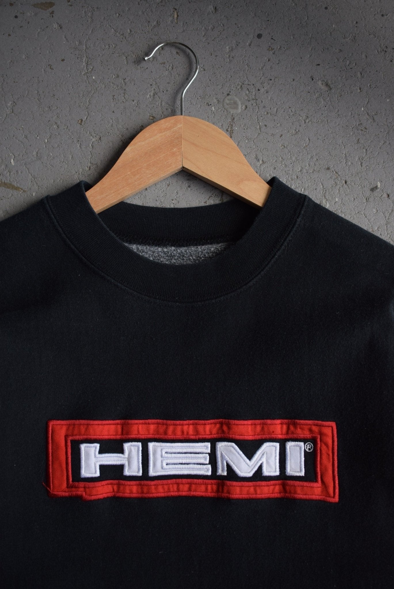 Vintage 2004 Chrysler Hemi Embroidered Crewneck (S) - Retrospective Store