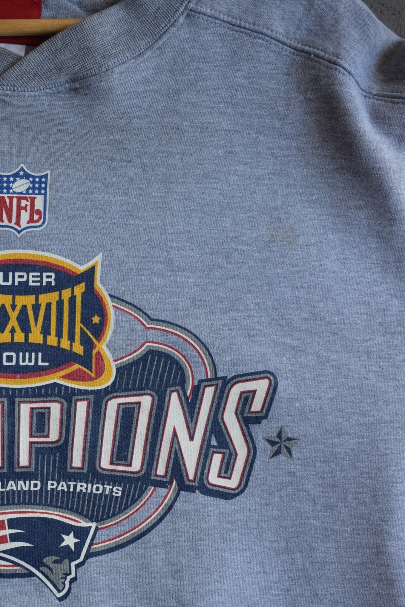 Vintage 2004 Reebok x New England Patriots Superbowl Champions Crewneck (XXL) - Retrospective Store