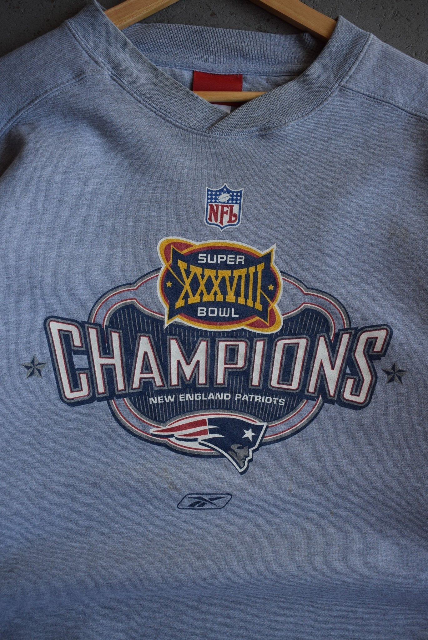 Vintage 2004 Reebok x New England Patriots Superbowl Champions Crewneck (XXL) - Retrospective Store