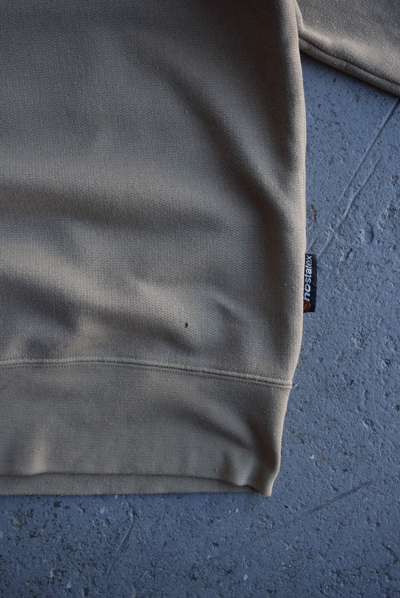 Vintage 90s Helly Hansen Embroidered Spellout Crewneck (L) - Retrospective Store