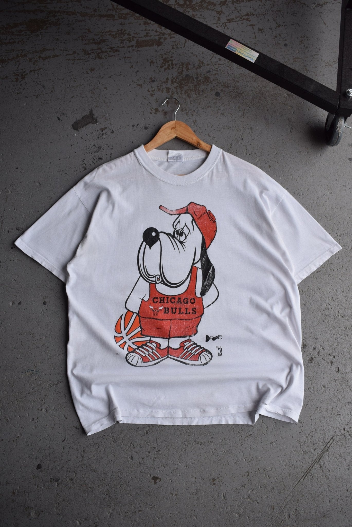 *RARE VINTAGE 1994 DROOPY DOG outlet ALL OVER DESIGN T SHIRT.