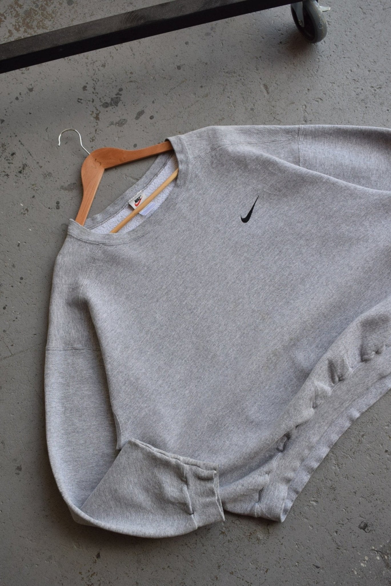 Vintage 90s Nike Classic Logo Embroidered Crewneck (L) - Retrospective Store