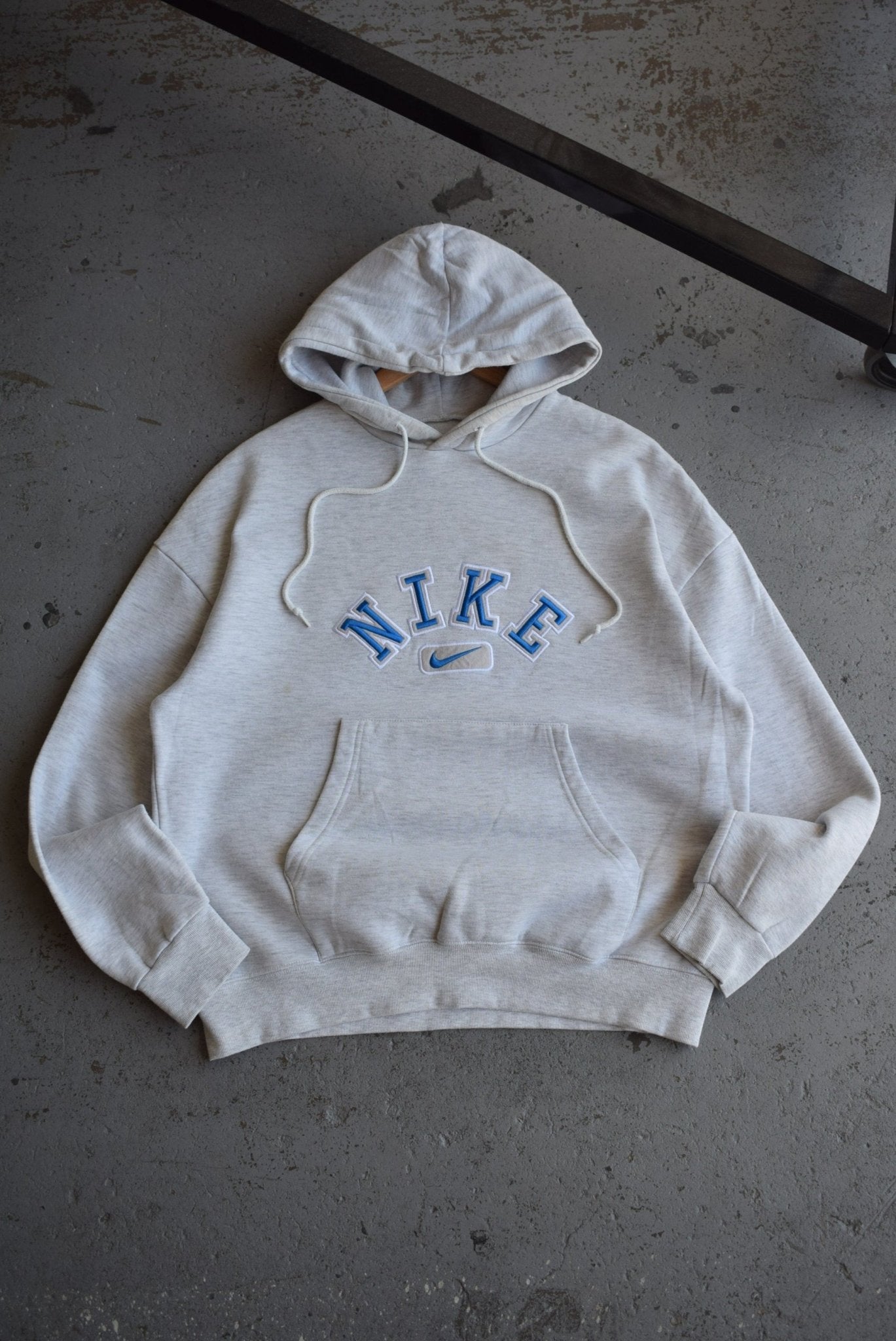 Vintage 90s Nike Embroidered Spellout Hoodie (M) - Retrospective Store