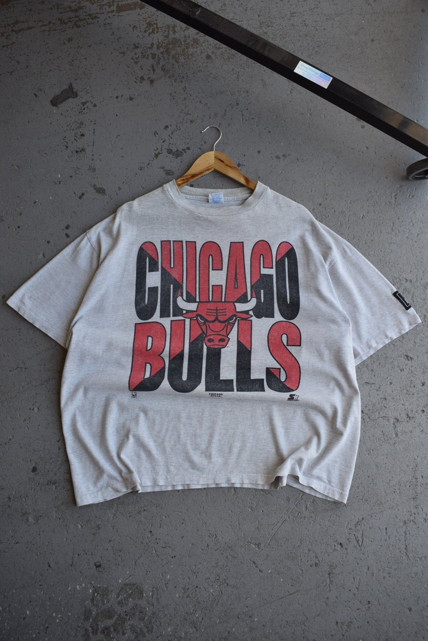 Vintage 90s Starter x NBA Chicago Bulls Tee (XL) - Retrospective Store