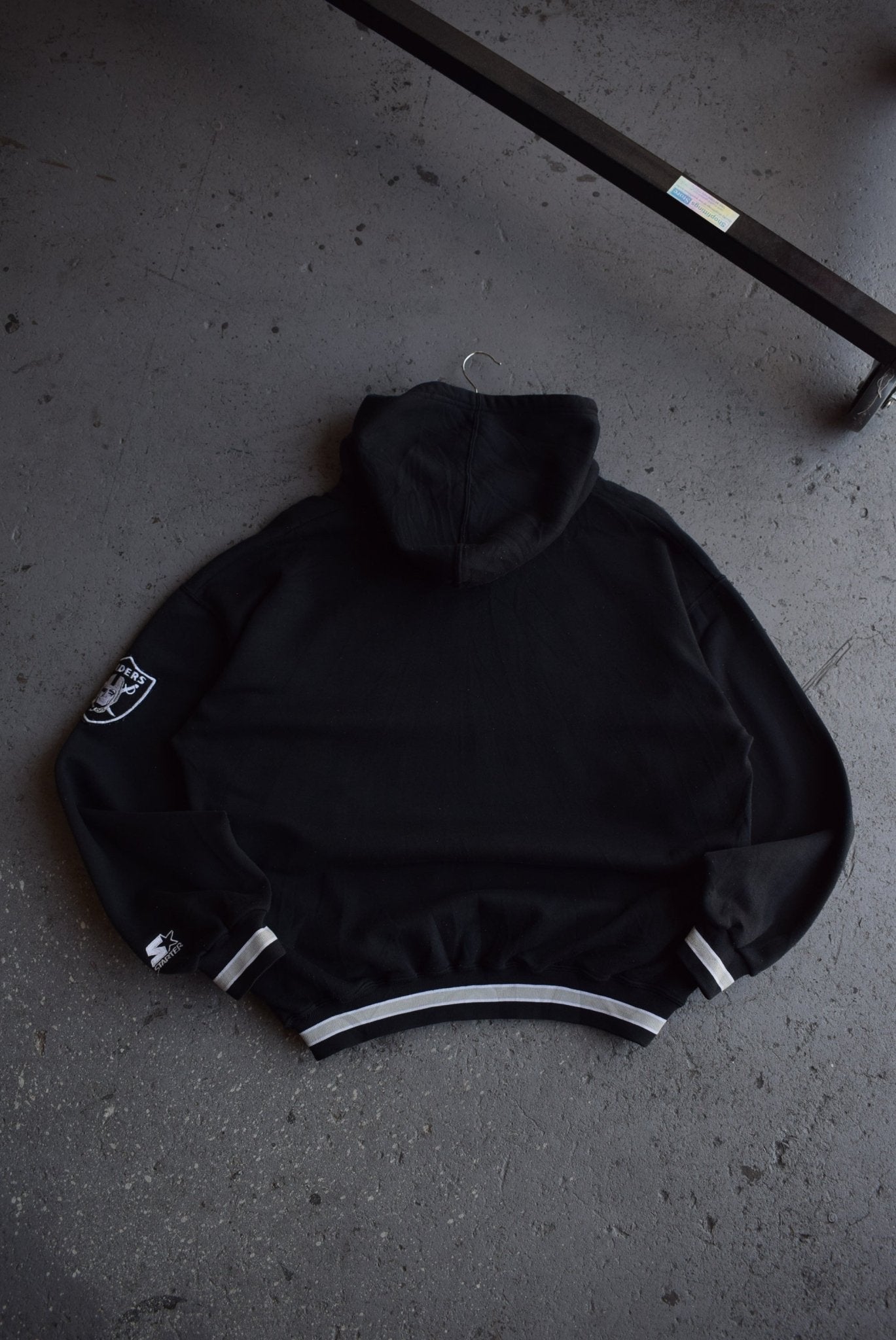 Vintage 90s Starter x NFL Los Angeles Raiders Embroidered Hoodie (L) - Retrospective Store