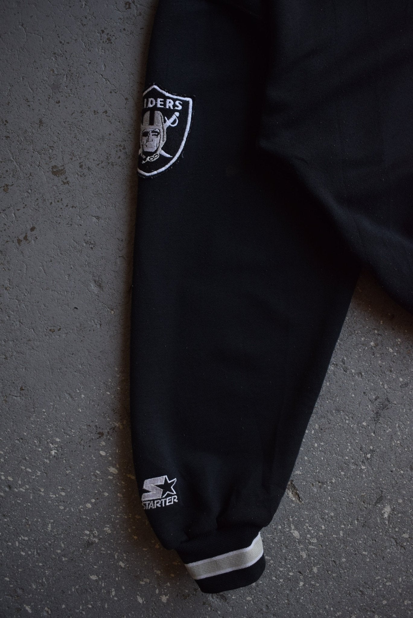 Vintage 90s Starter x NFL Los Angeles Raiders Embroidered Hoodie (L) - Retrospective Store