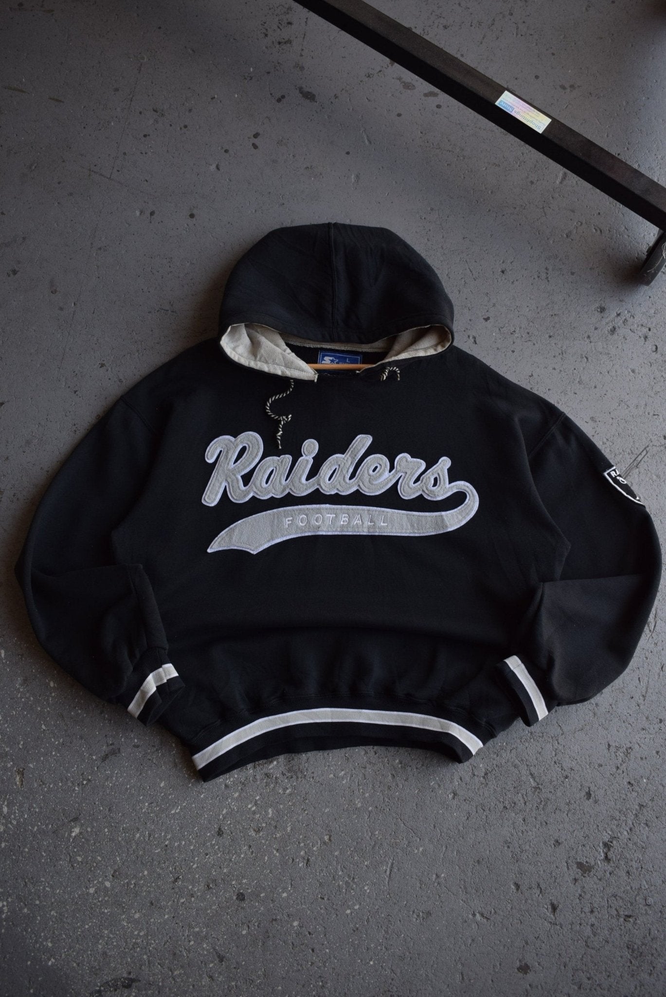 Vintage 90s Starter x NFL Los Angeles Raiders Embroidered Hoodie (L) - Retrospective Store