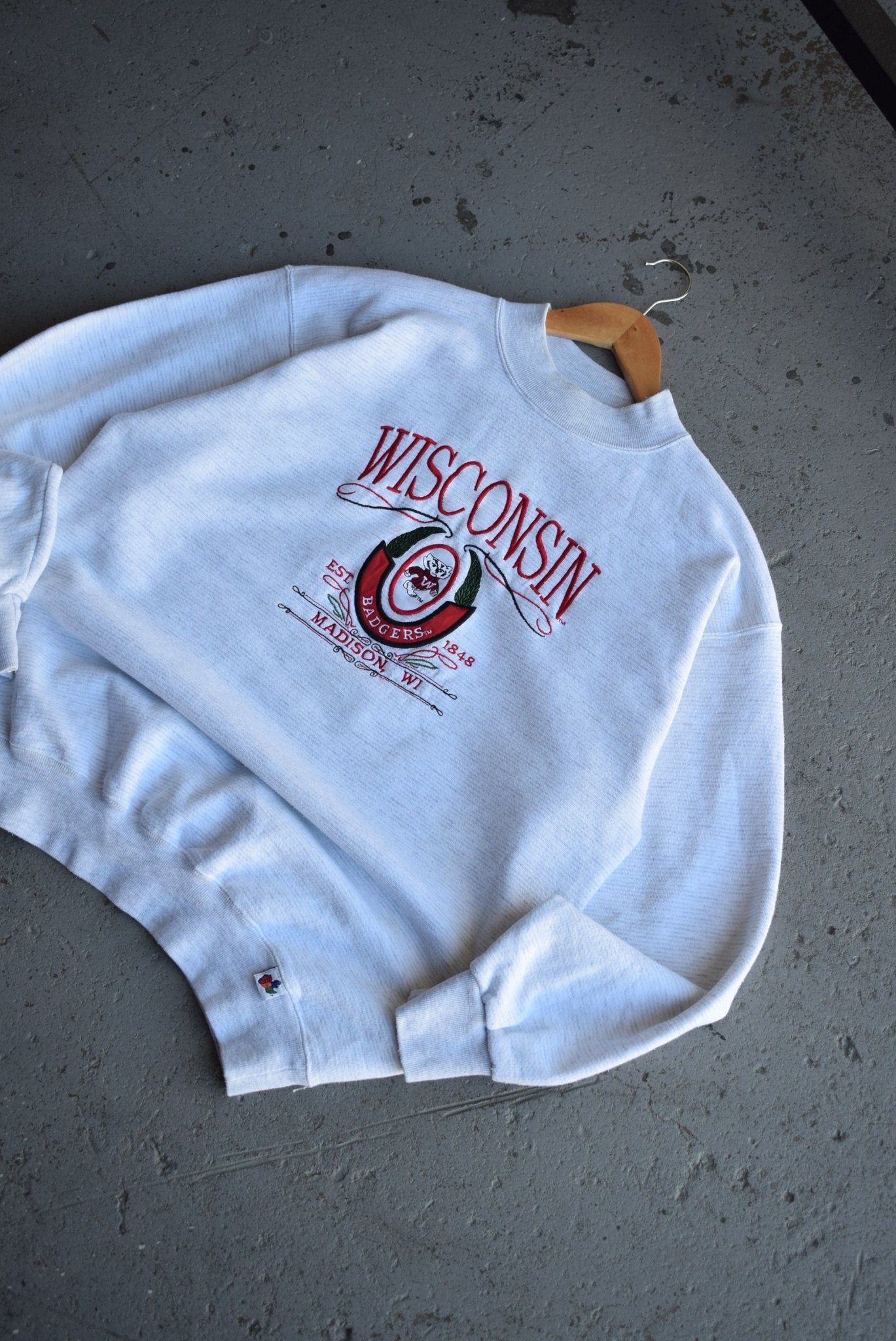 Vintage 90s University Of Wisconsin Sweatshirt Crewneck discount Embroidery Wisconsin Badgers Large Size Vintage Sweatshirt.