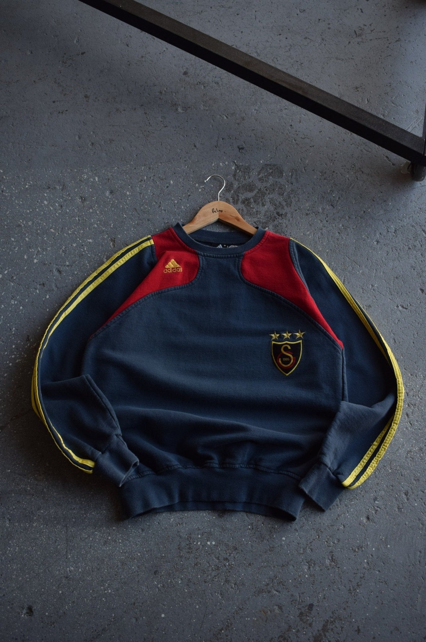Vintage Adidas x Galatasaray Football Embroidered Crewneck (S) - Retrospective Store