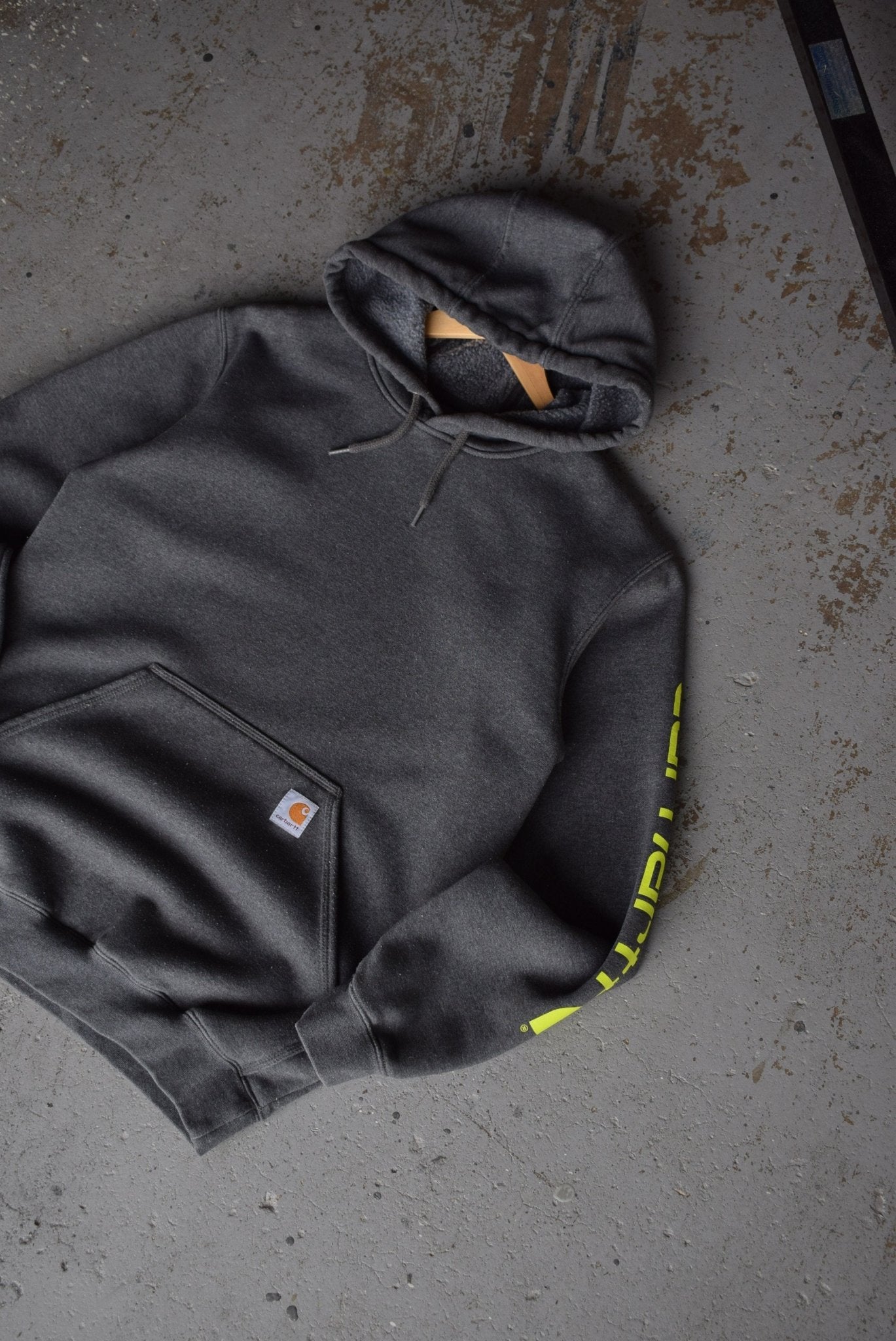 Vintage Carhartt Classic Logo Hoodie (M) - Retrospective Store