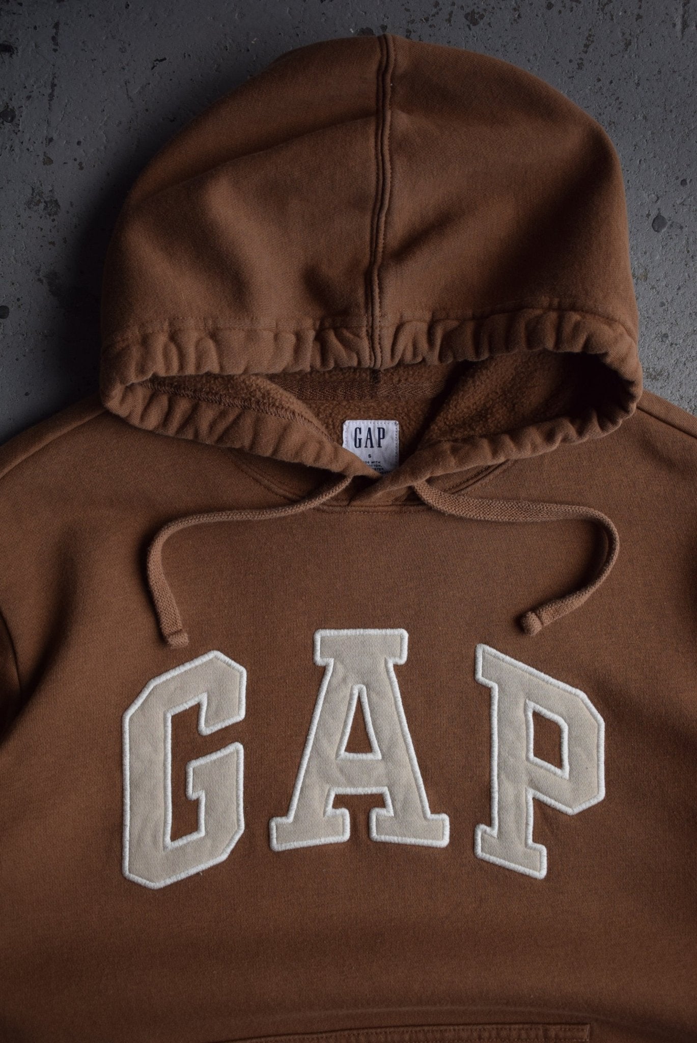 Vintage GAP Embroidered Spellout Hoodie (S) - Retrospective Store