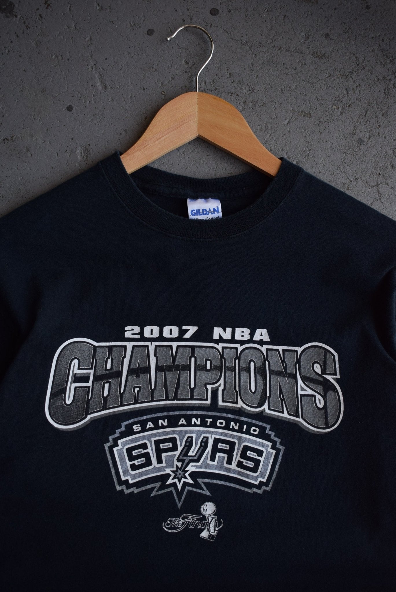 Vintage NBA San Antonio Spurs Champions Tee (M) - Retrospective Store