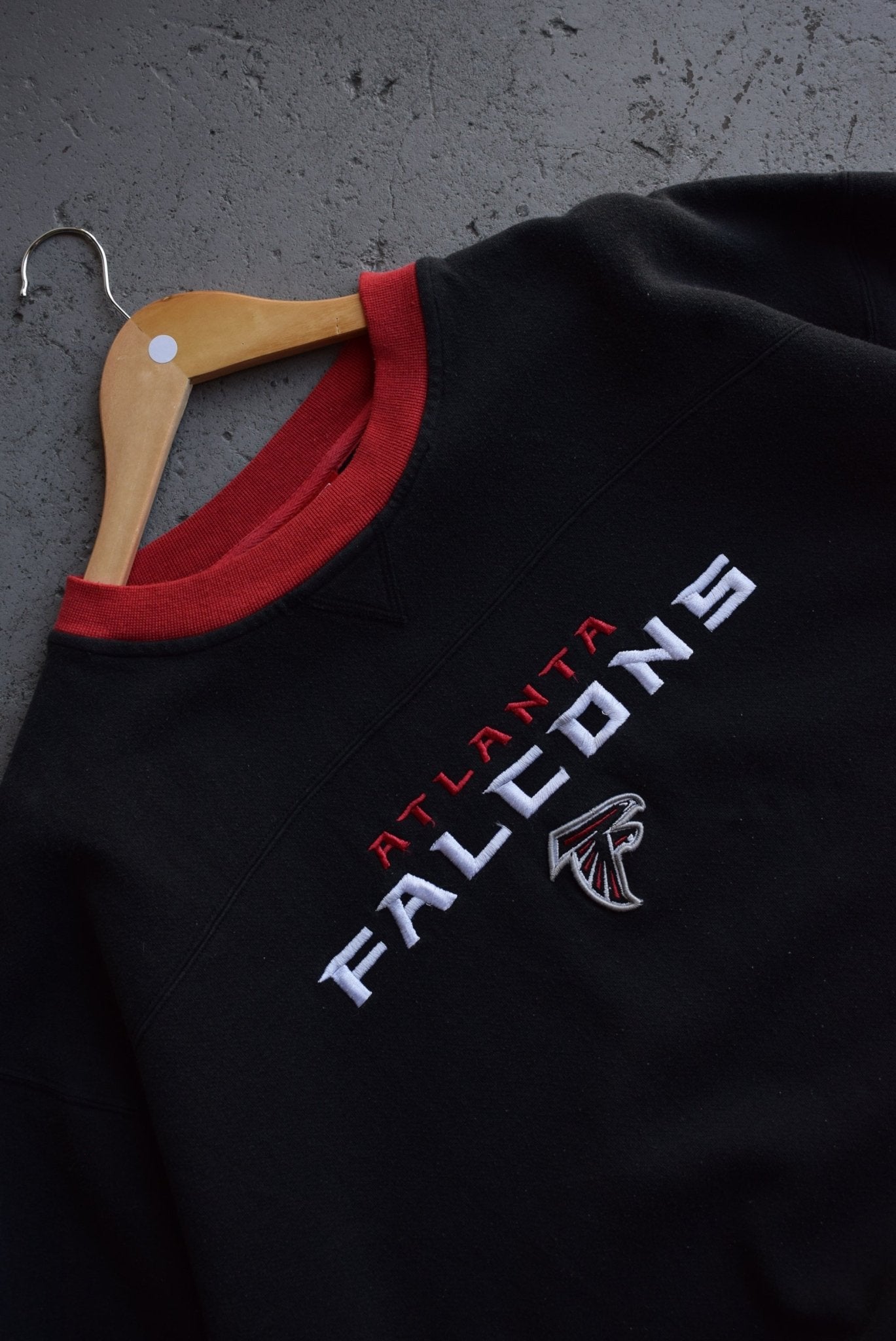 Vintage NFL Atlanta Falcons Embroidered Crewneck (XL) - Retrospective Store