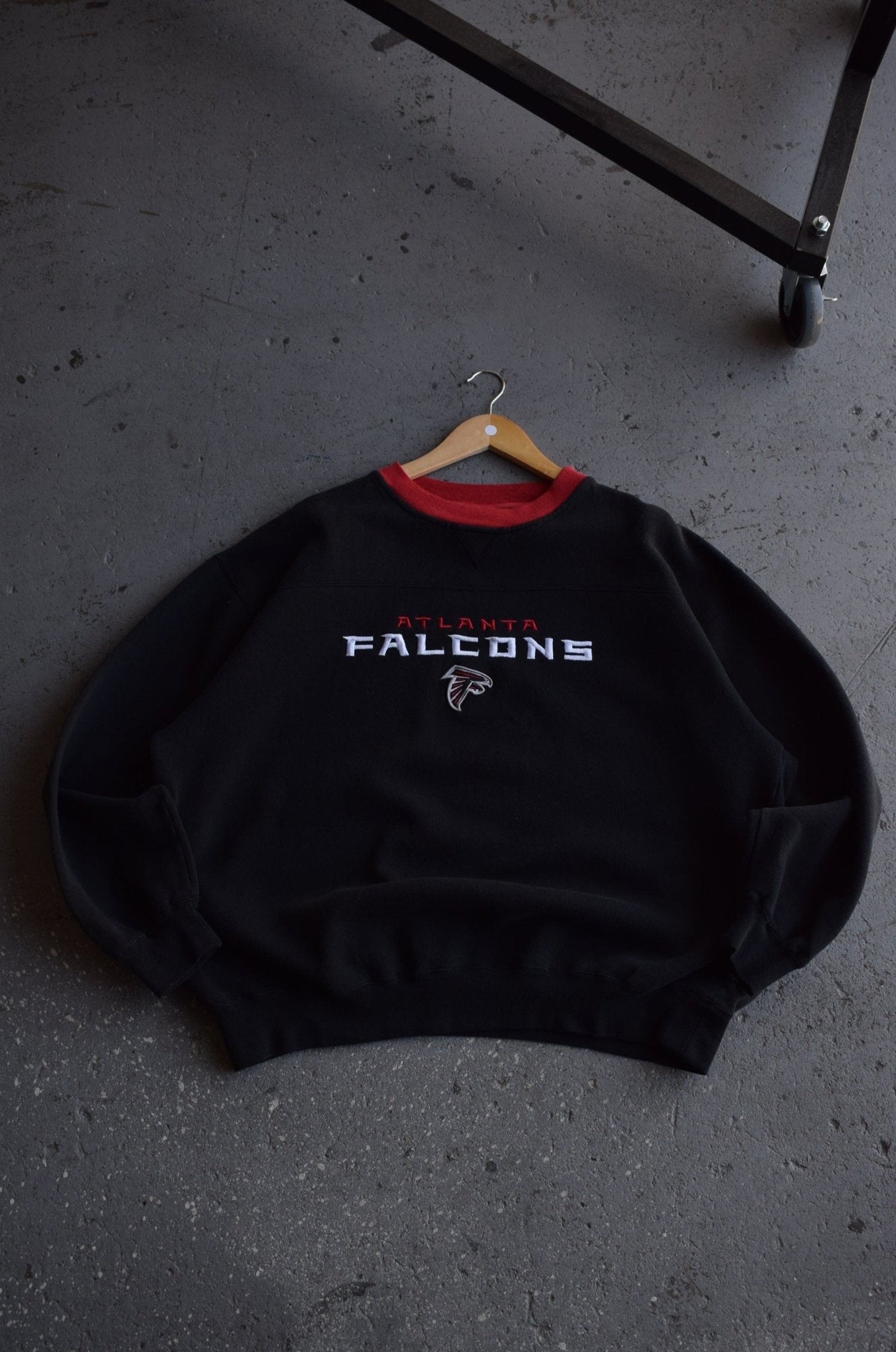 Vintage NFL Atlanta Falcons Embroidered Crewneck (XL) - Retrospective Store