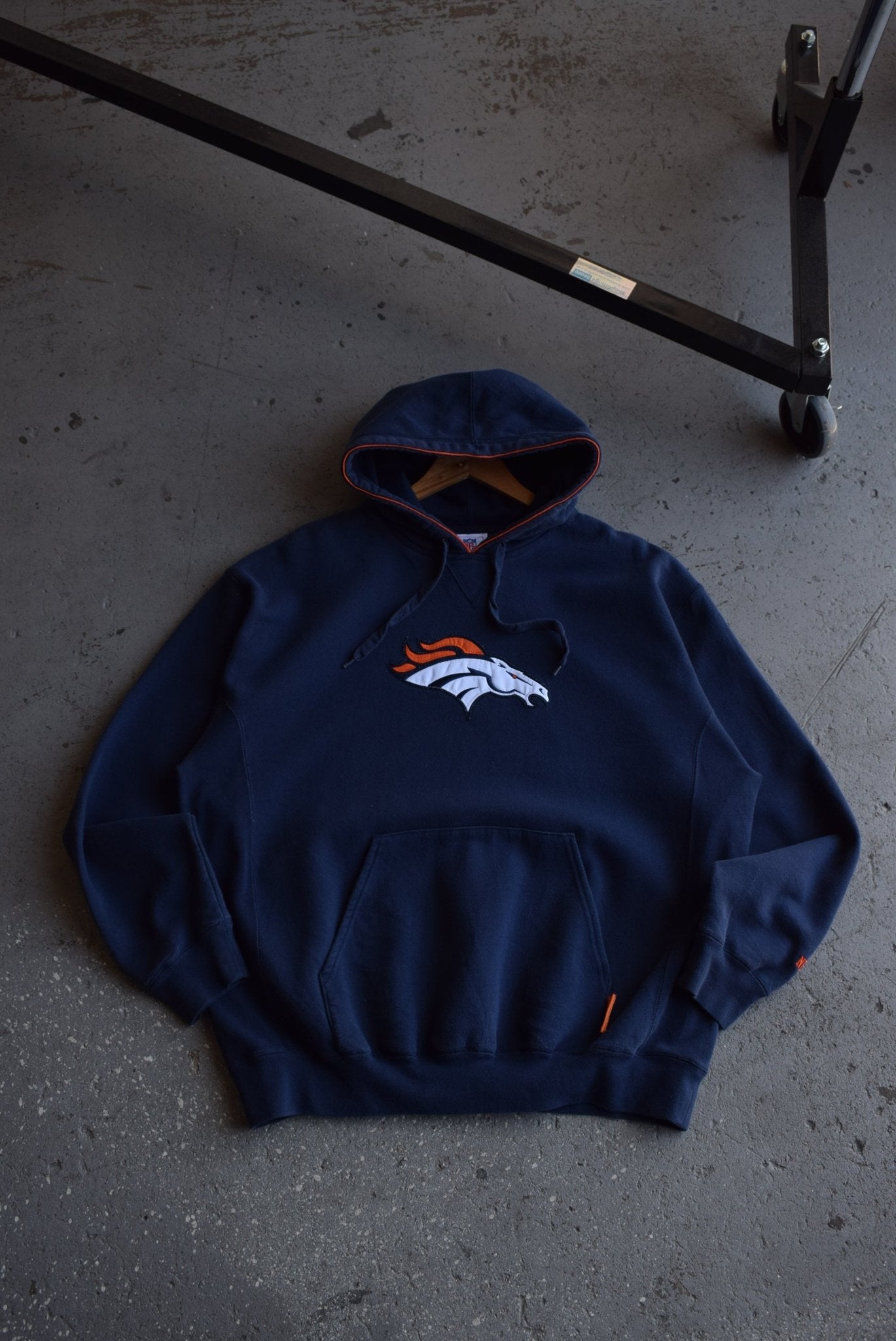 Vintage NFL Denver Broncos Embroidered Hoodie (XL) - Retrospective Store