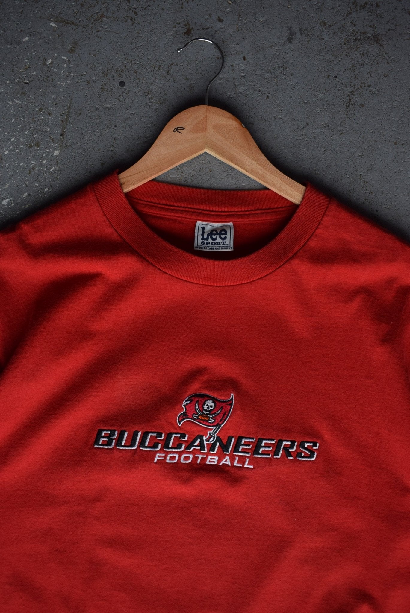 Vintage NFL Tampa Bay Buccaneers Embroidered Tee (XL/XXL) - Retrospective Store