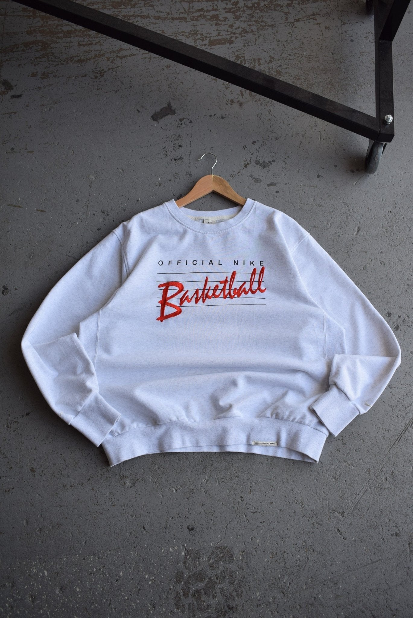 Vintage Nike Basketball Embroidered Crewneck (L) - Retrospective Store