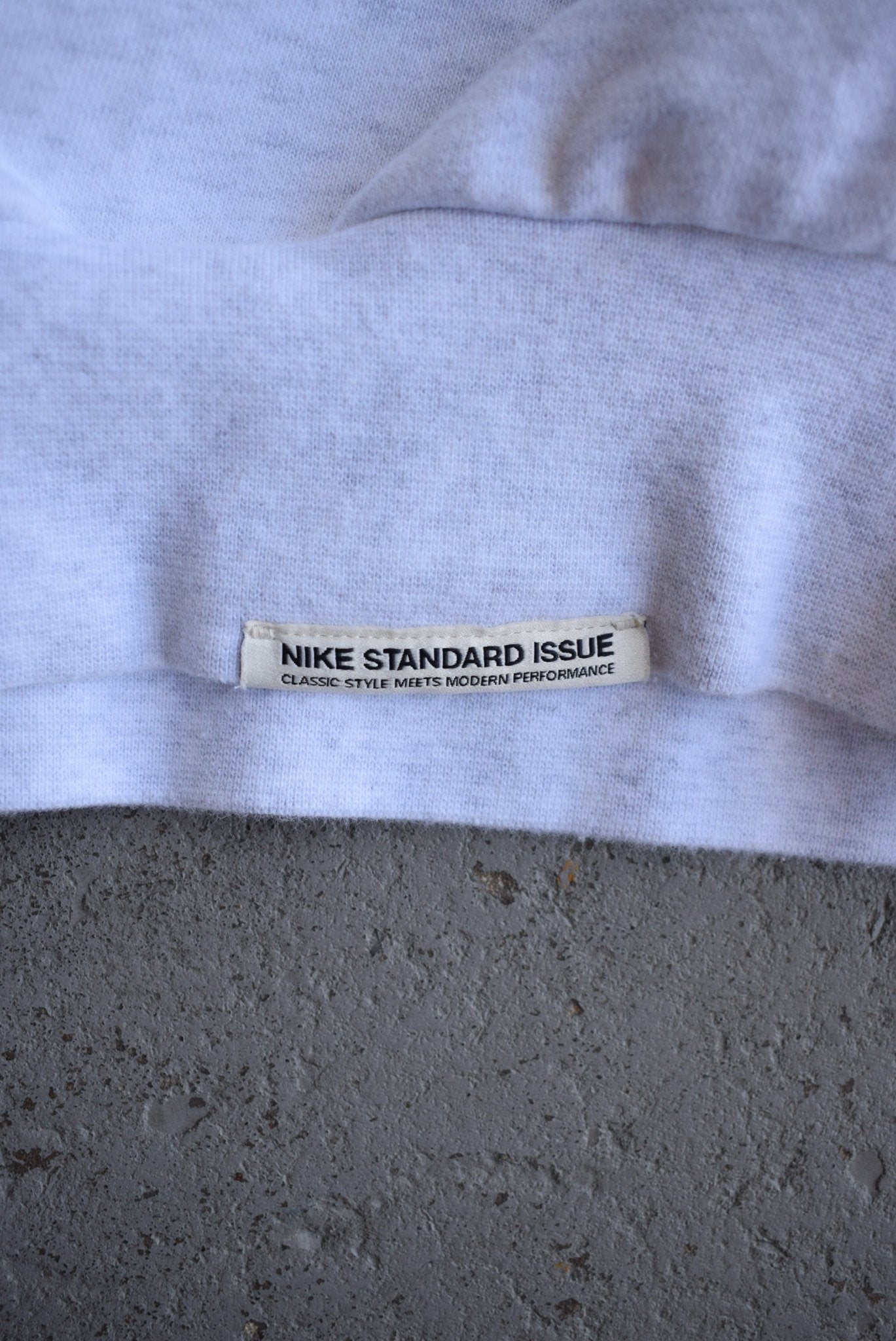 Vintage Nike Basketball Embroidered Crewneck (L) - Retrospective Store