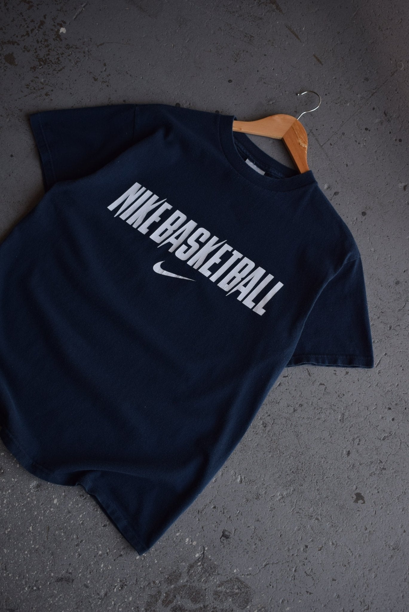 Vintage Nike Basketball Tee (M) - Retrospective Store