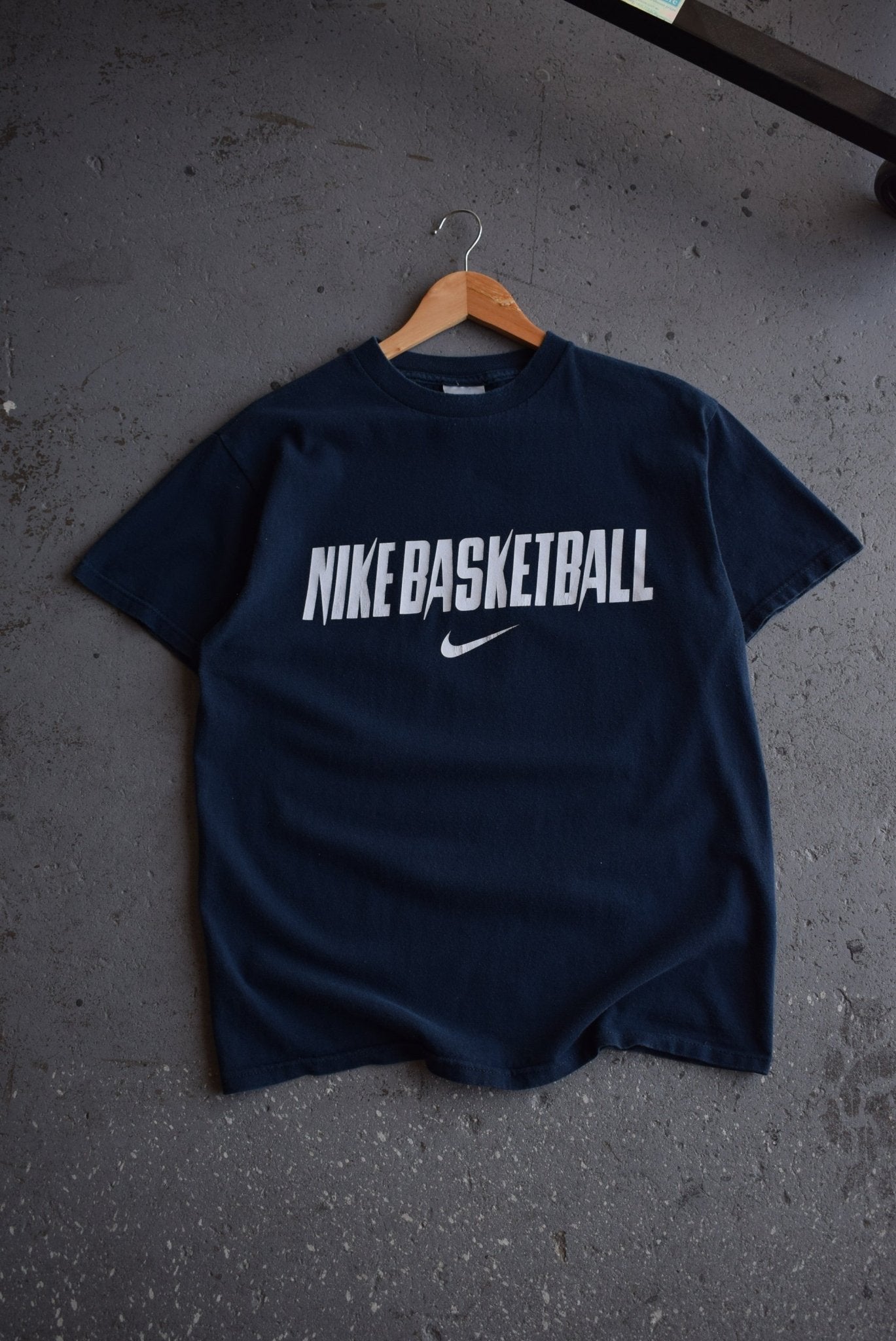 Vintage Nike Basketball Tee (M) - Retrospective Store