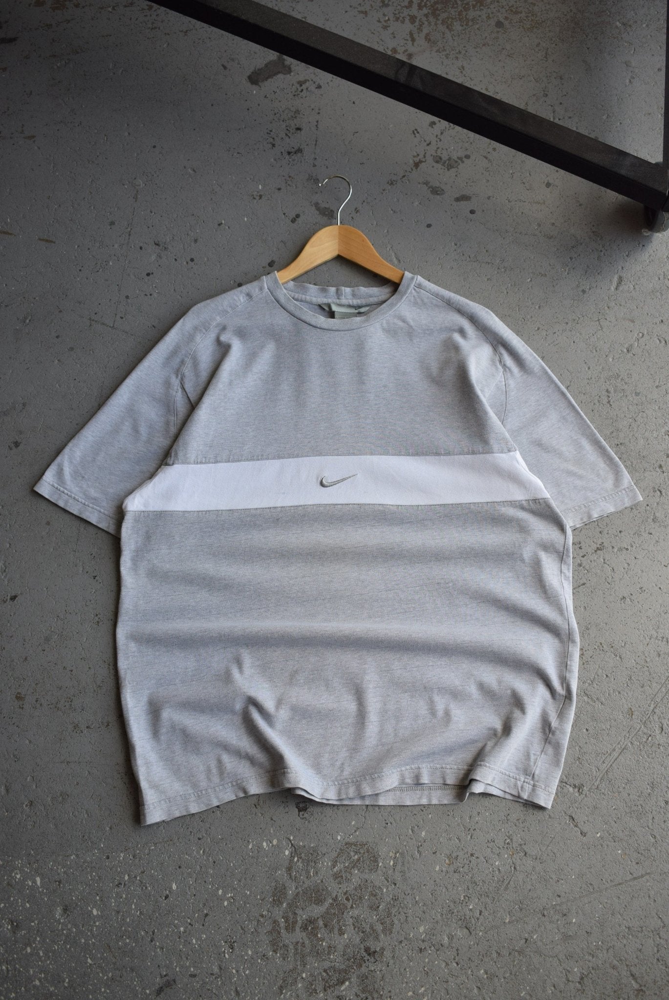 Vintage Nike Centre Swoosh Embroidered Tee (L) - Retrospective Store