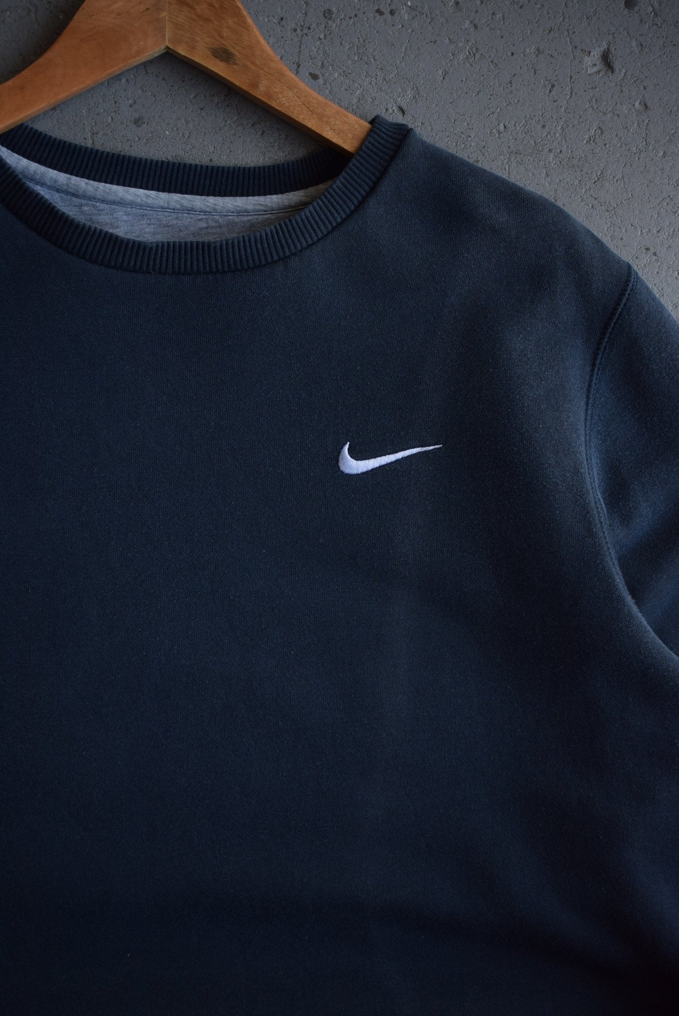 Vintage Nike Classic Logo Embroidered Crewneck (L) - Retrospective Store