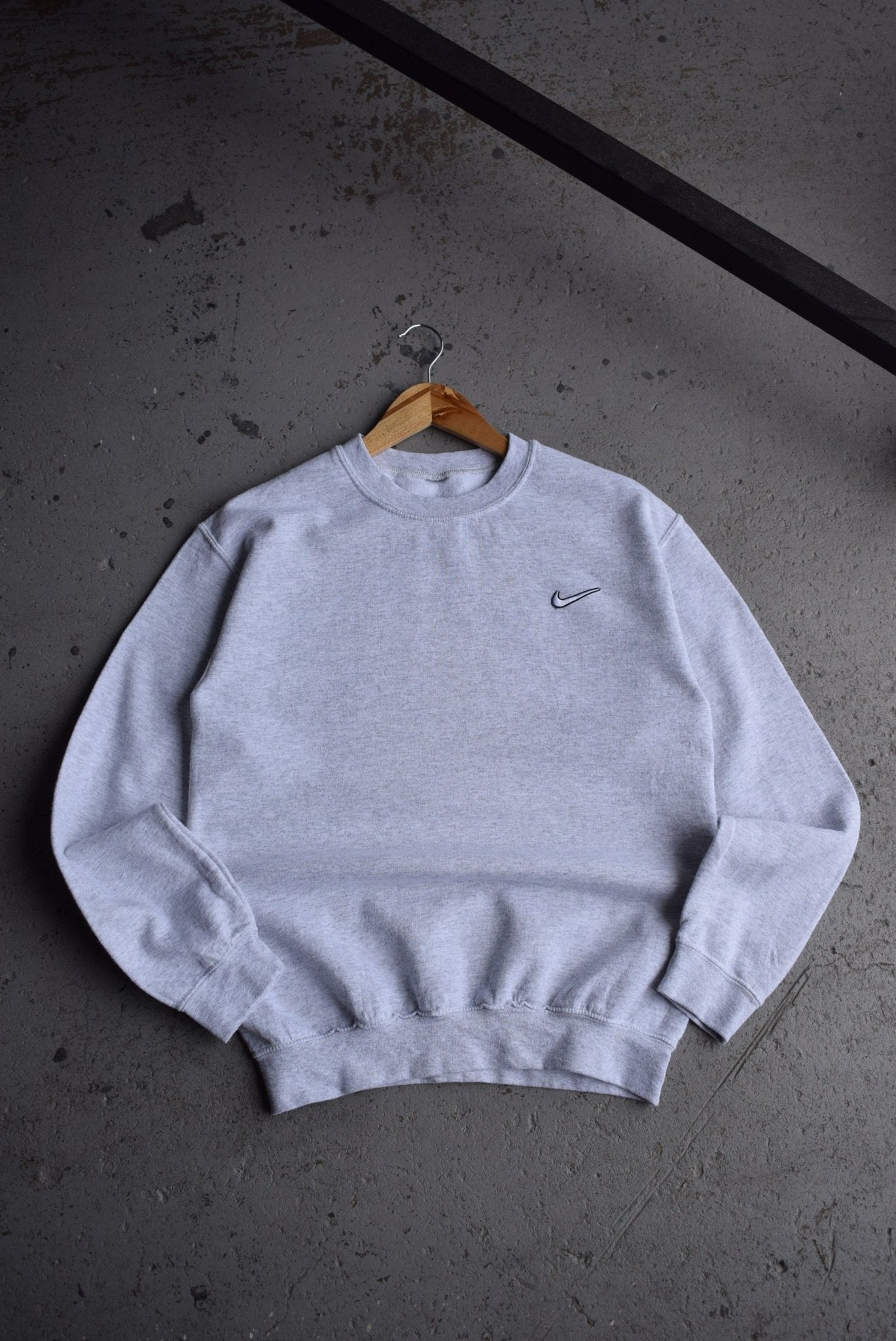 Vintage Nike Classic Logo Embroidered Crewneck (S/M) - Retrospective Store