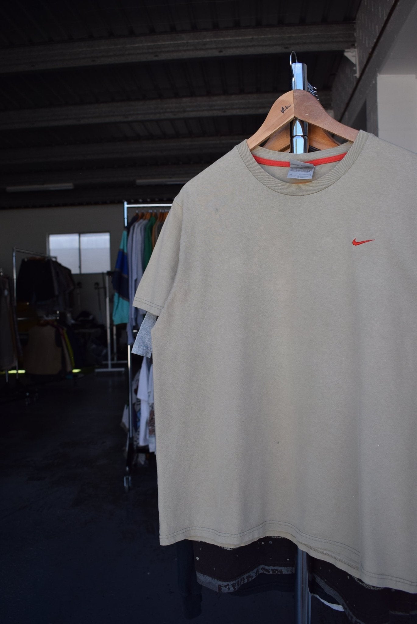 Vintage Nike Classic Logo Embroidered Tee (M) - Retrospective Store