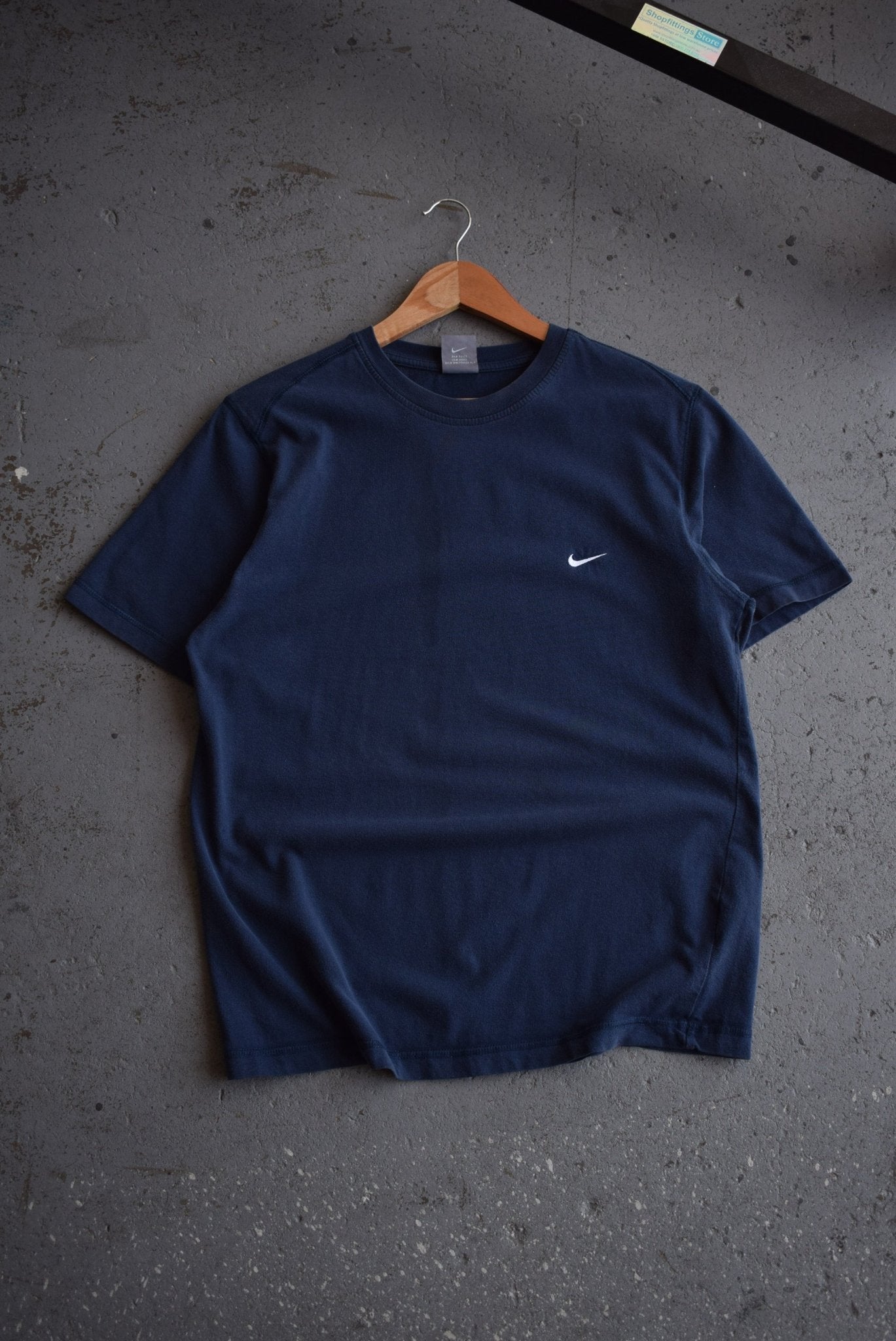 Vintage Nike Classic Logo Embroidered Tee (M) - Retrospective Store