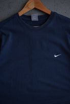 Vintage Nike Classic Logo Embroidered Tee (M) - Retrospective Store