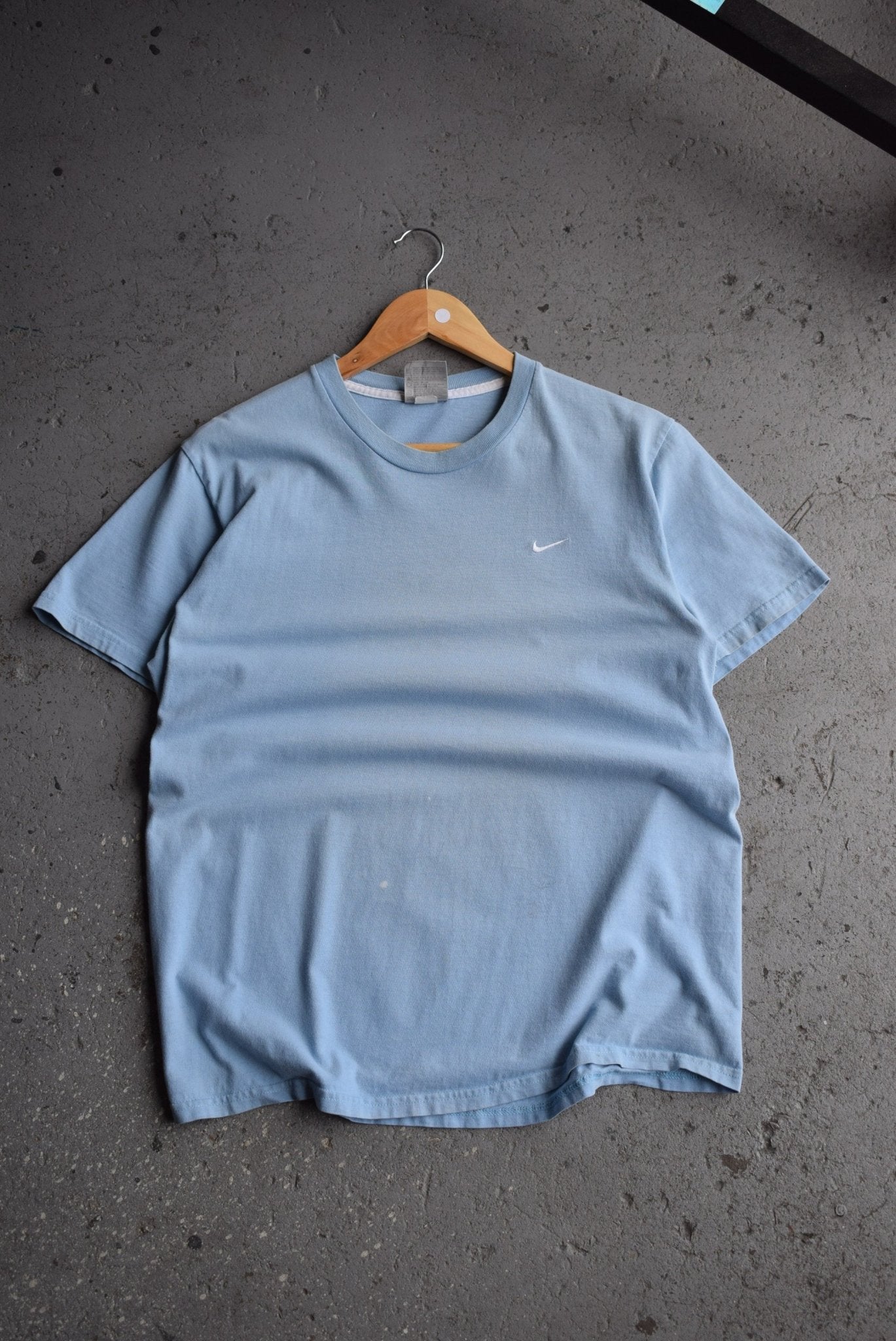 Vintage Nike Classic Logo Embroidered Tee (M/L) - Retrospective Store