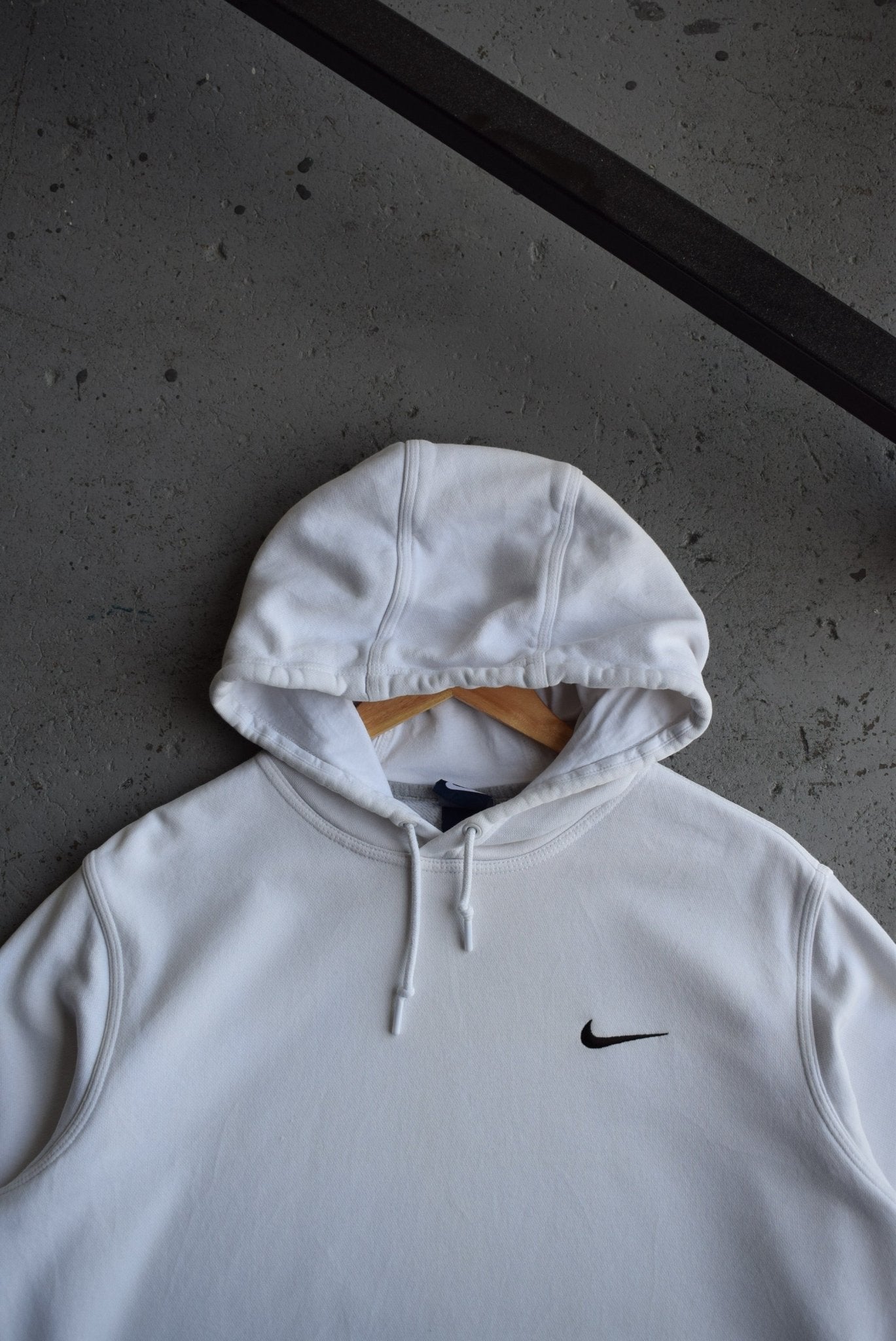 Vintage Nike Embroidered Classic Logo Hoodie (M/L) - Retrospective Store