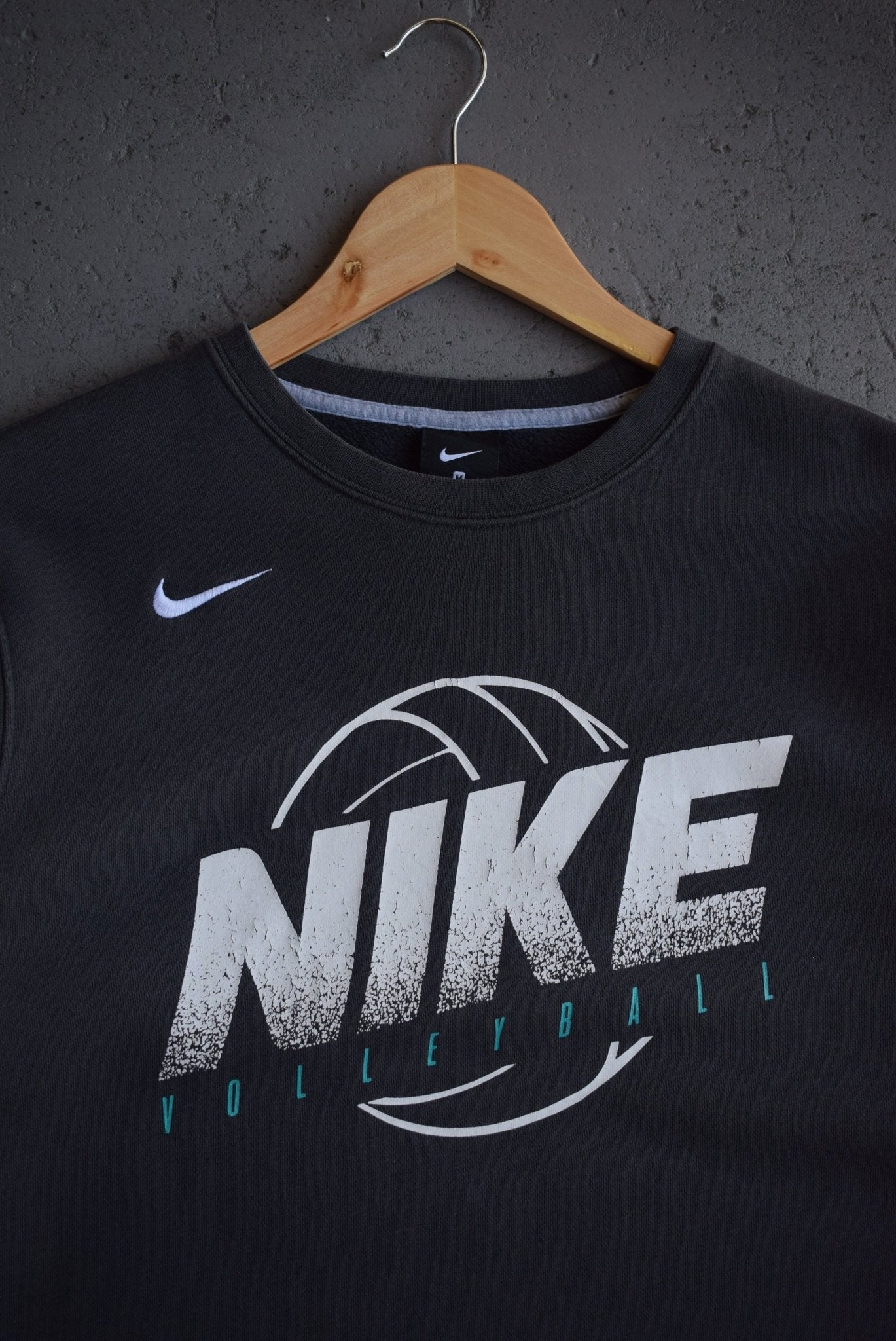 Vintage Nike Volleyball Crewneck (M) - Retrospective Store