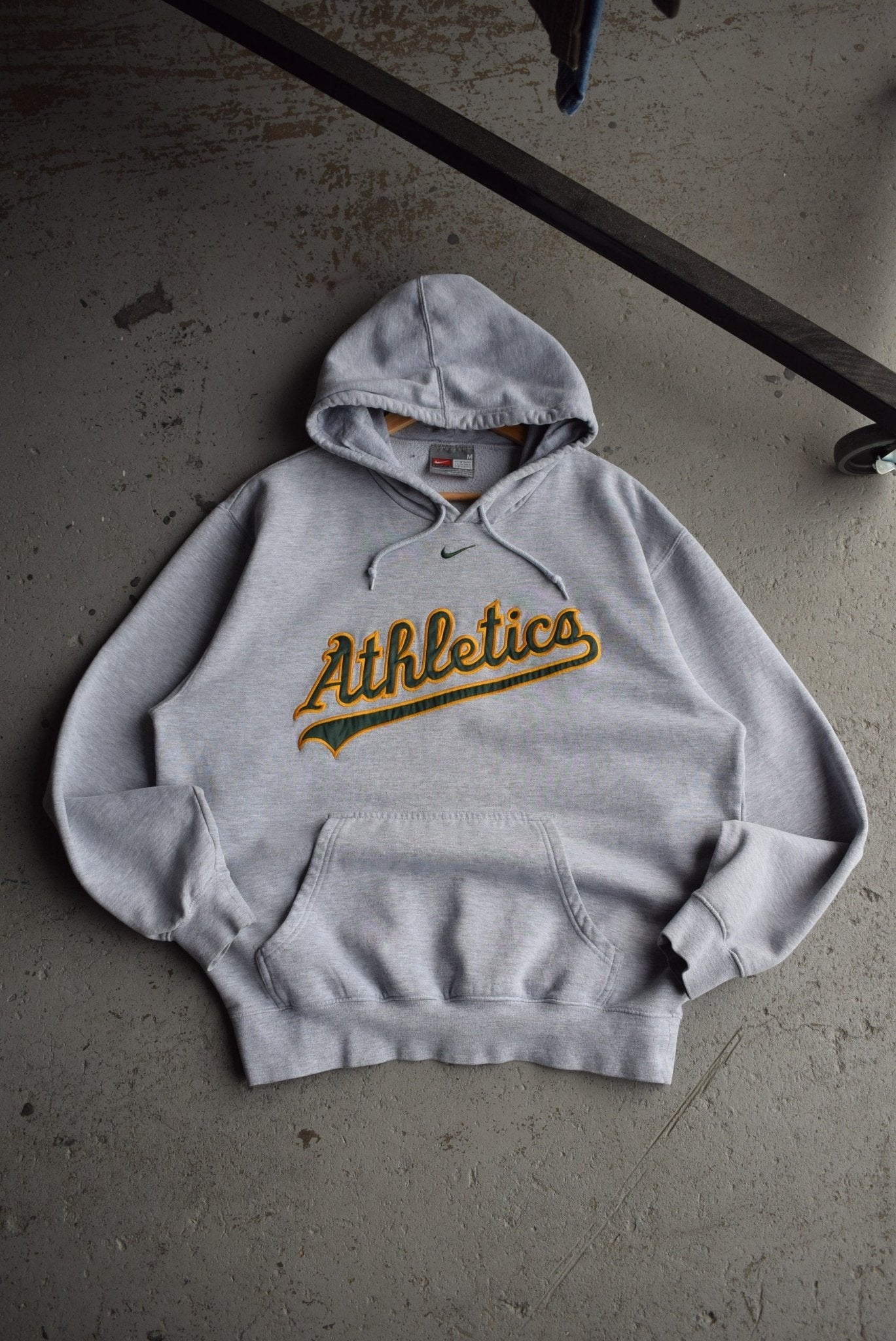 Vintage Nike x MLB Oakland Athletics Embroidered Hoodie (M/L) - Retrospective Store