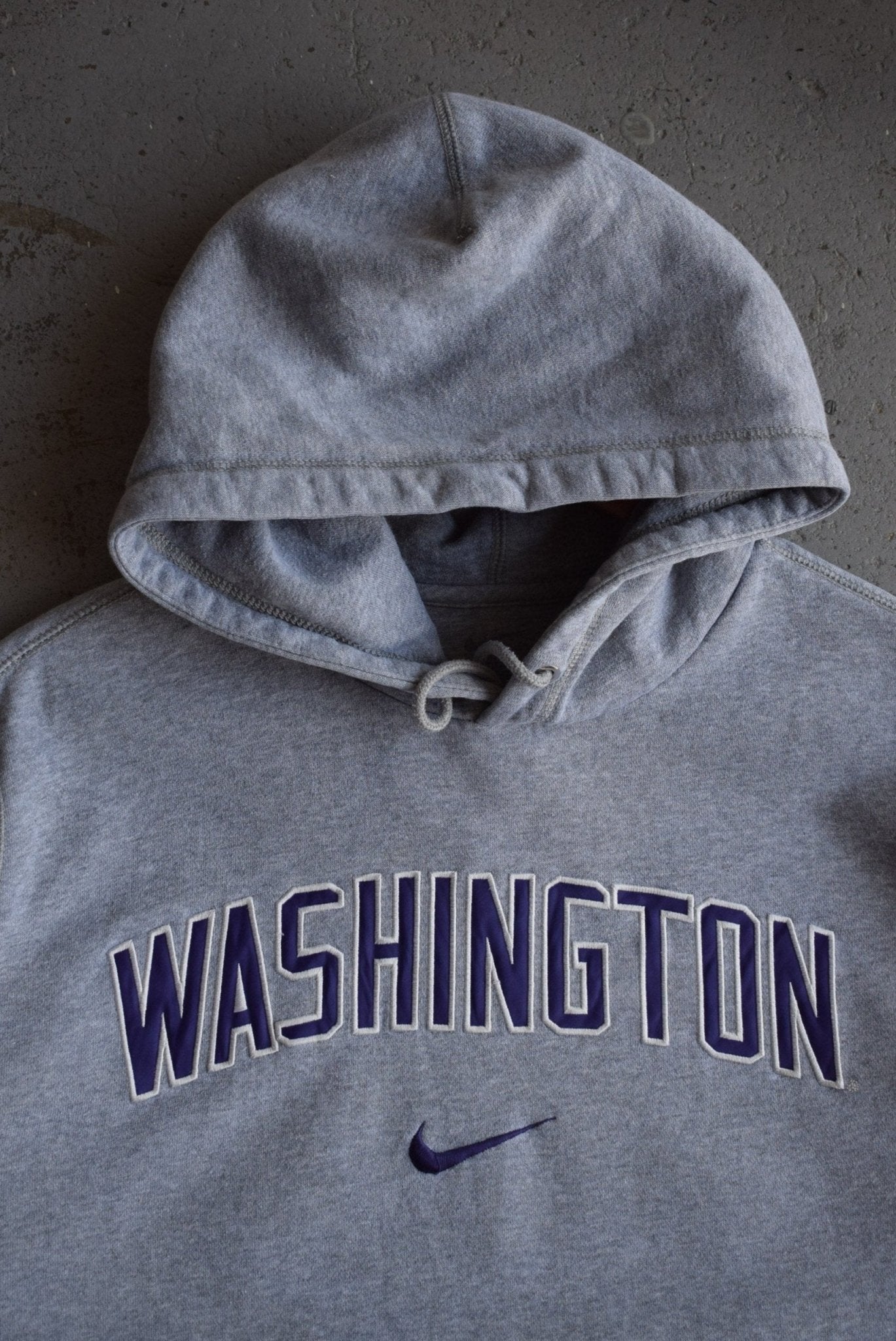 Vintage Nike x University of Washington Embroidered Hoodie (L) - Retrospective Store