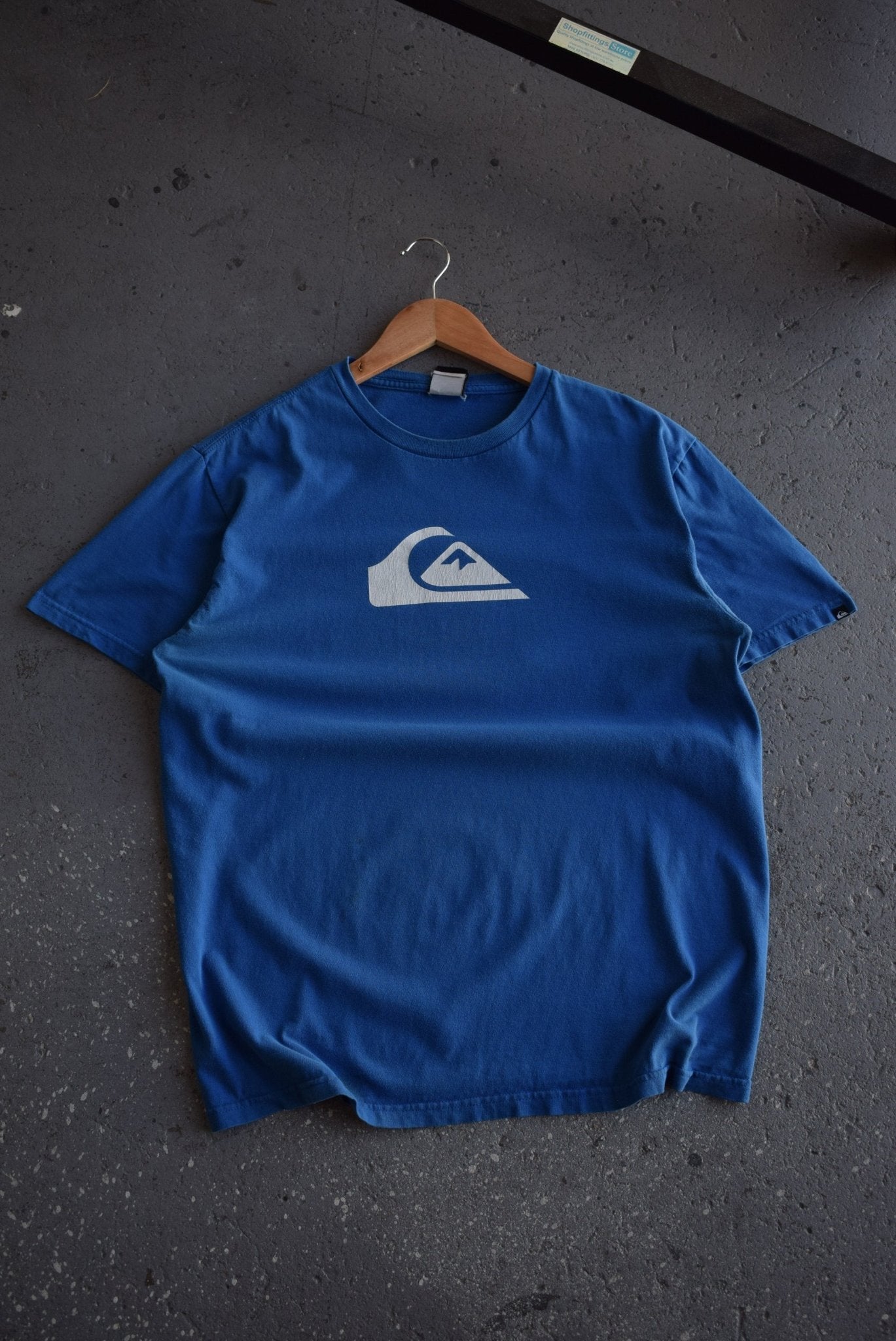 Vintage Quiksilver Classic Logo Tee (L) - Retrospective Store